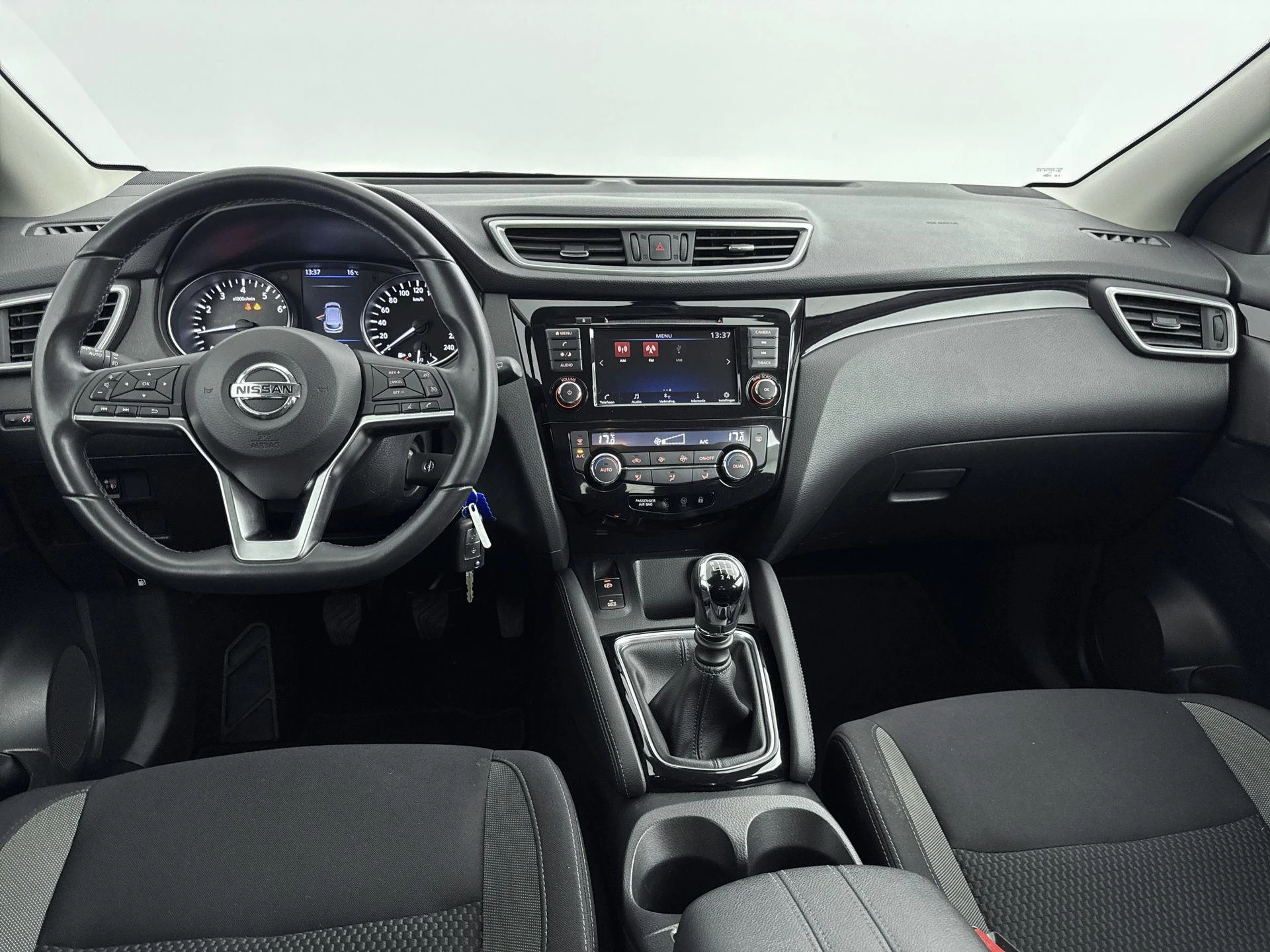 Nissan-QASHQAI-image-15