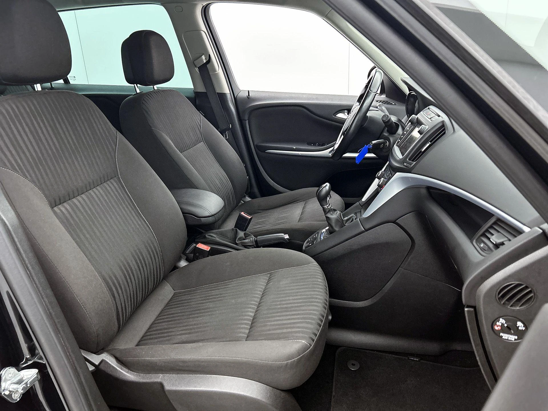Opel-Zafira Tourer-image-31
