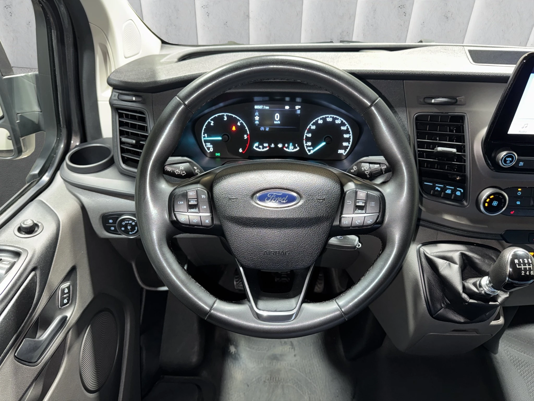 Ford Transit Custom Kastenwagen Trend 280 L1 2.0 l EcoBlue . 6-Gang. Frontantrieb