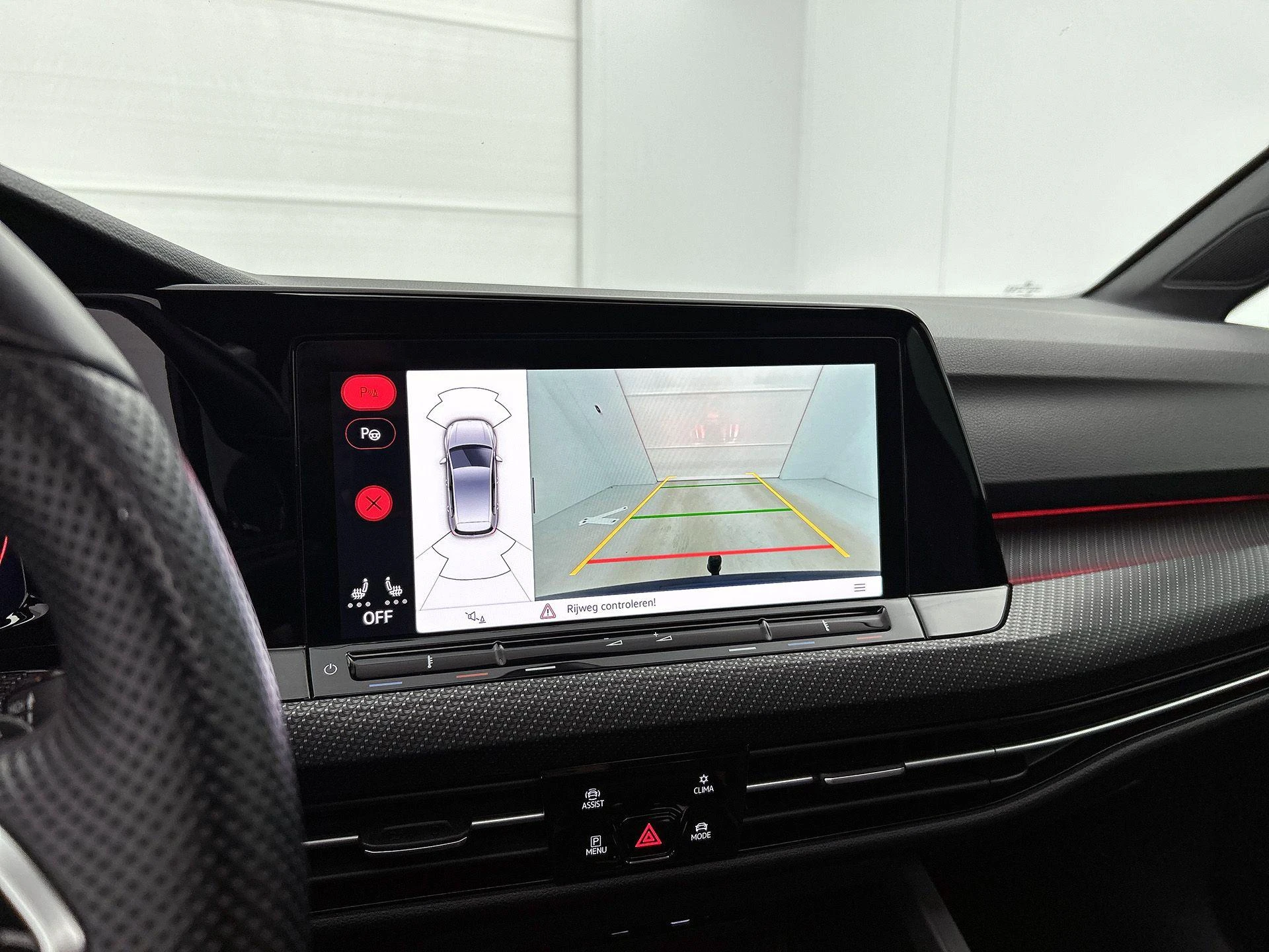 Volkswagen-Golf-image-12