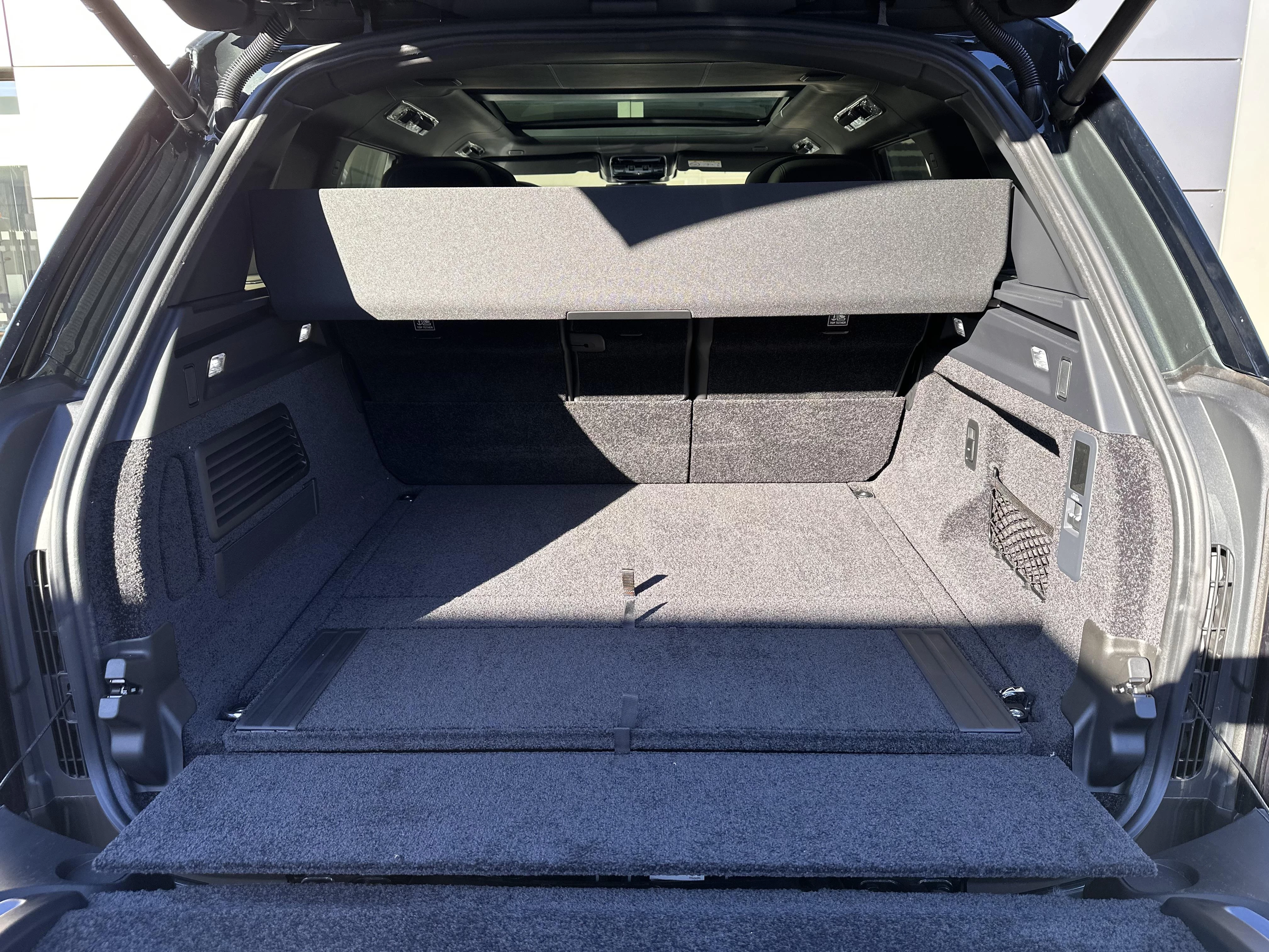 Land Rover-Range Rover-image-8