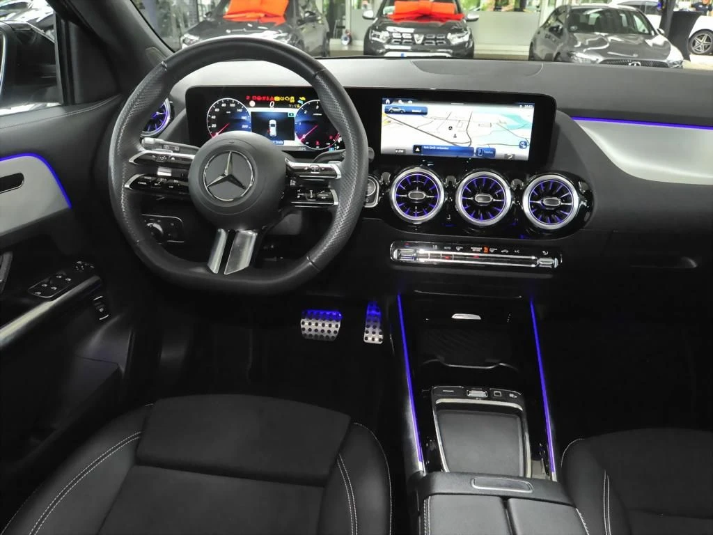 Mercedes-Benz-GLA 200 d-image-8