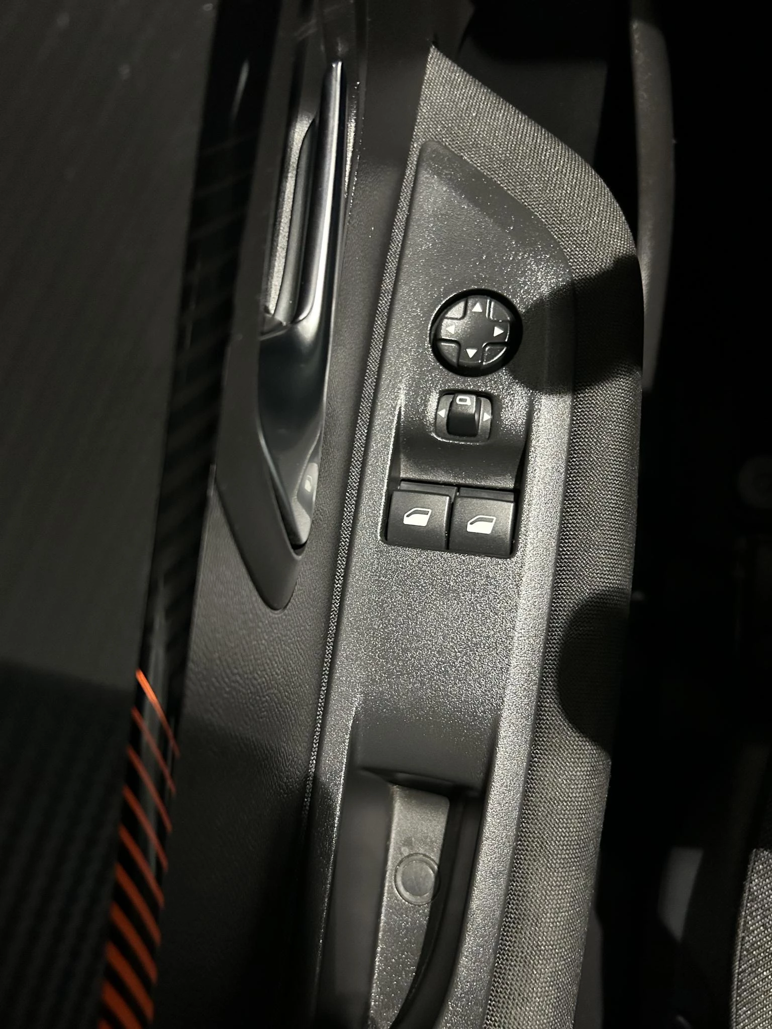 Peugeot-208-image-12