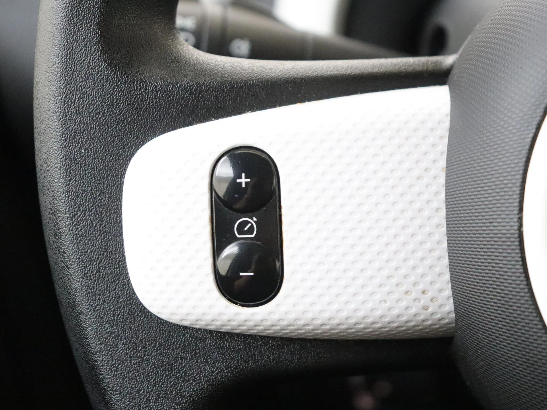 Renault-Twingo-image-16