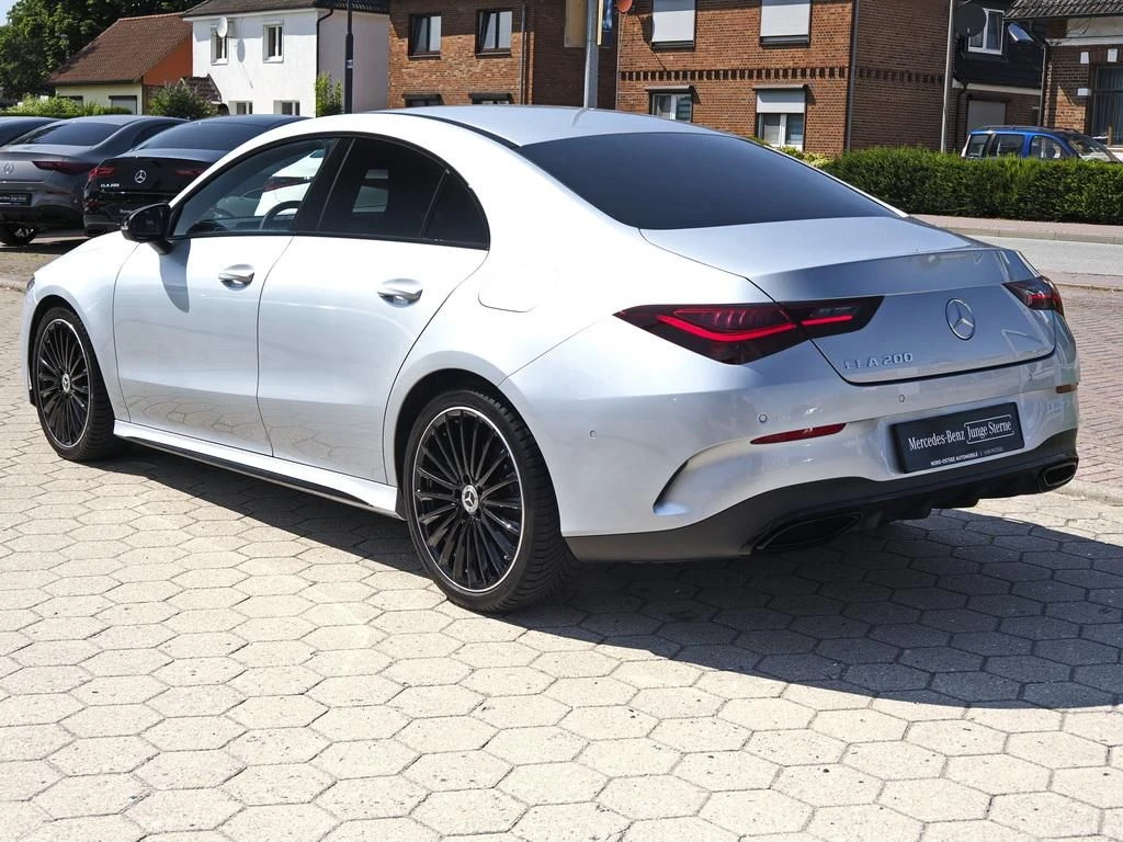 Mercedes-Benz-CLA 200-image-5