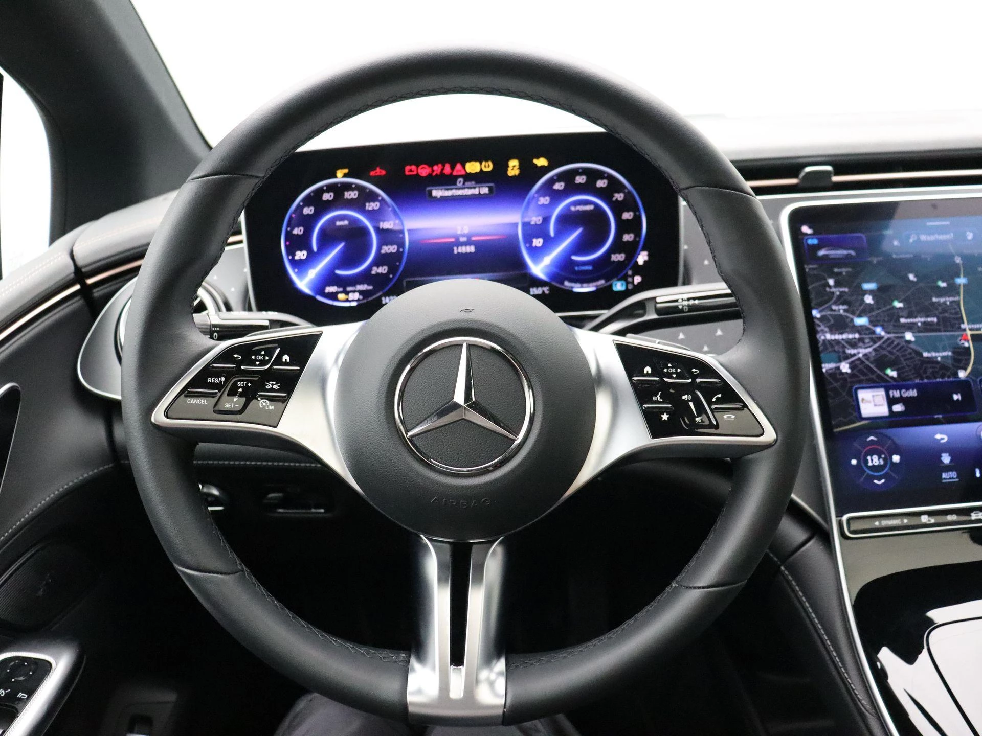 Mercedes-Benz-EQE-image-11