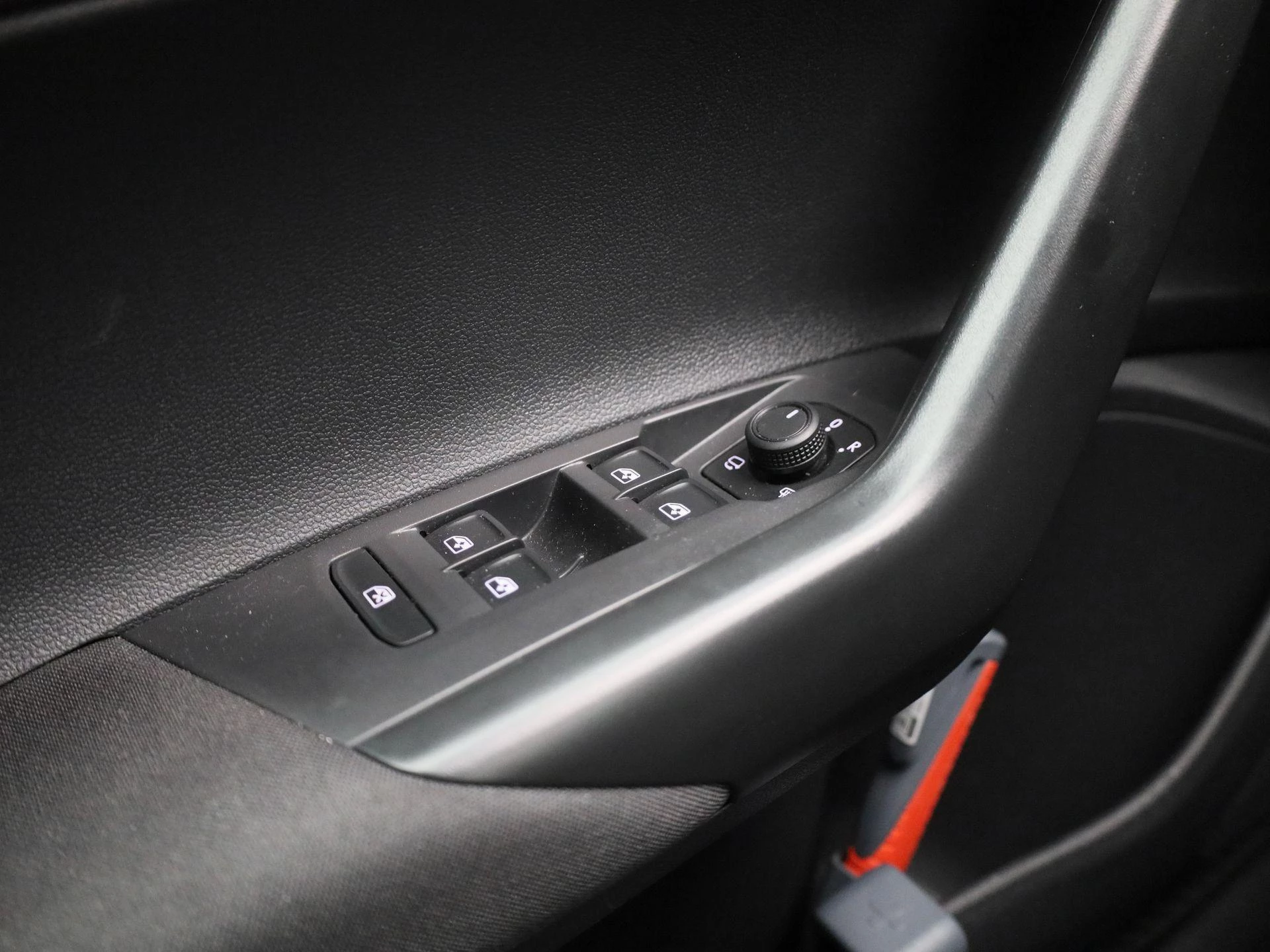 Volkswagen-Polo-image-23