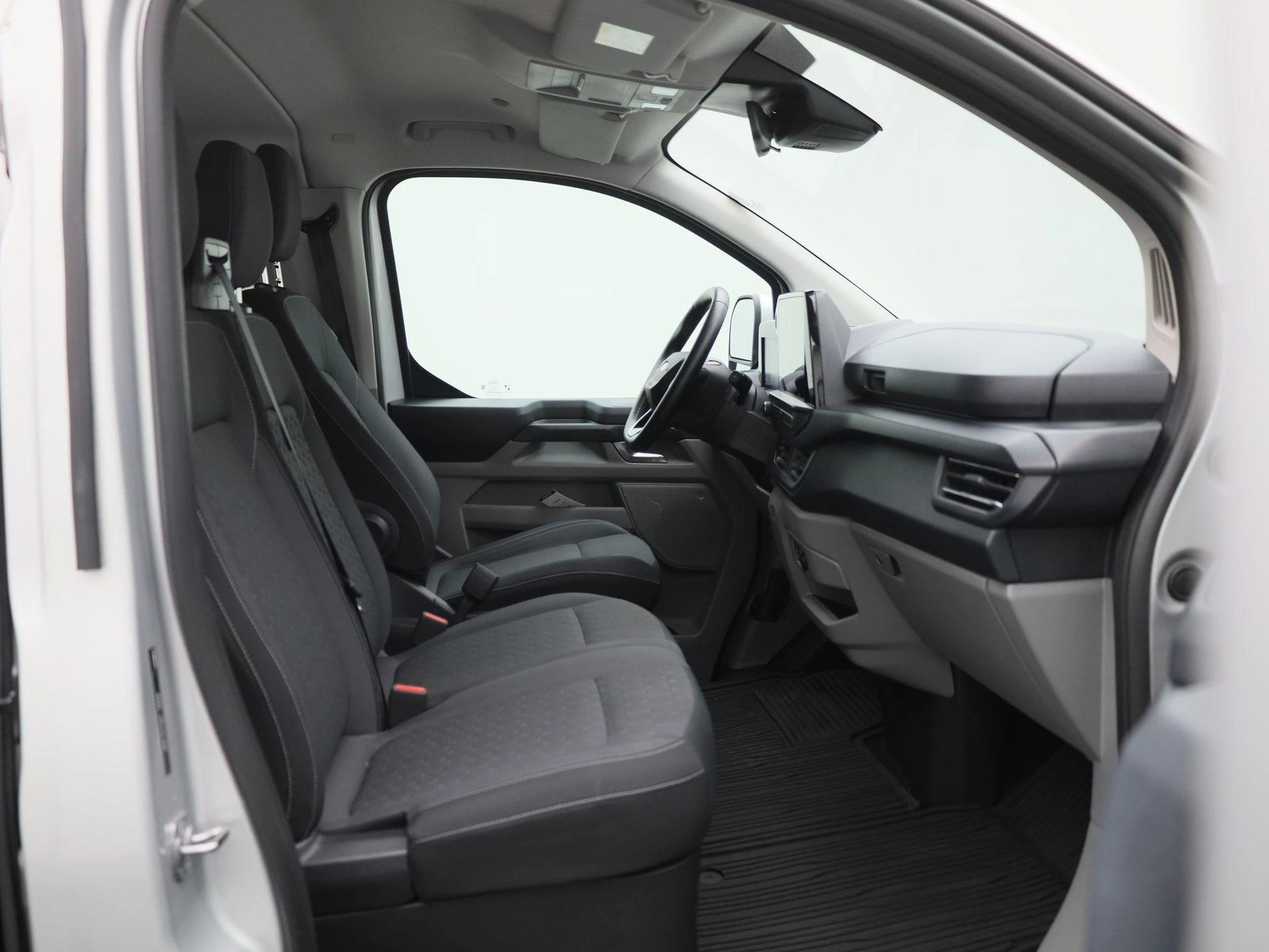 Ford-Transit Custom-image-9