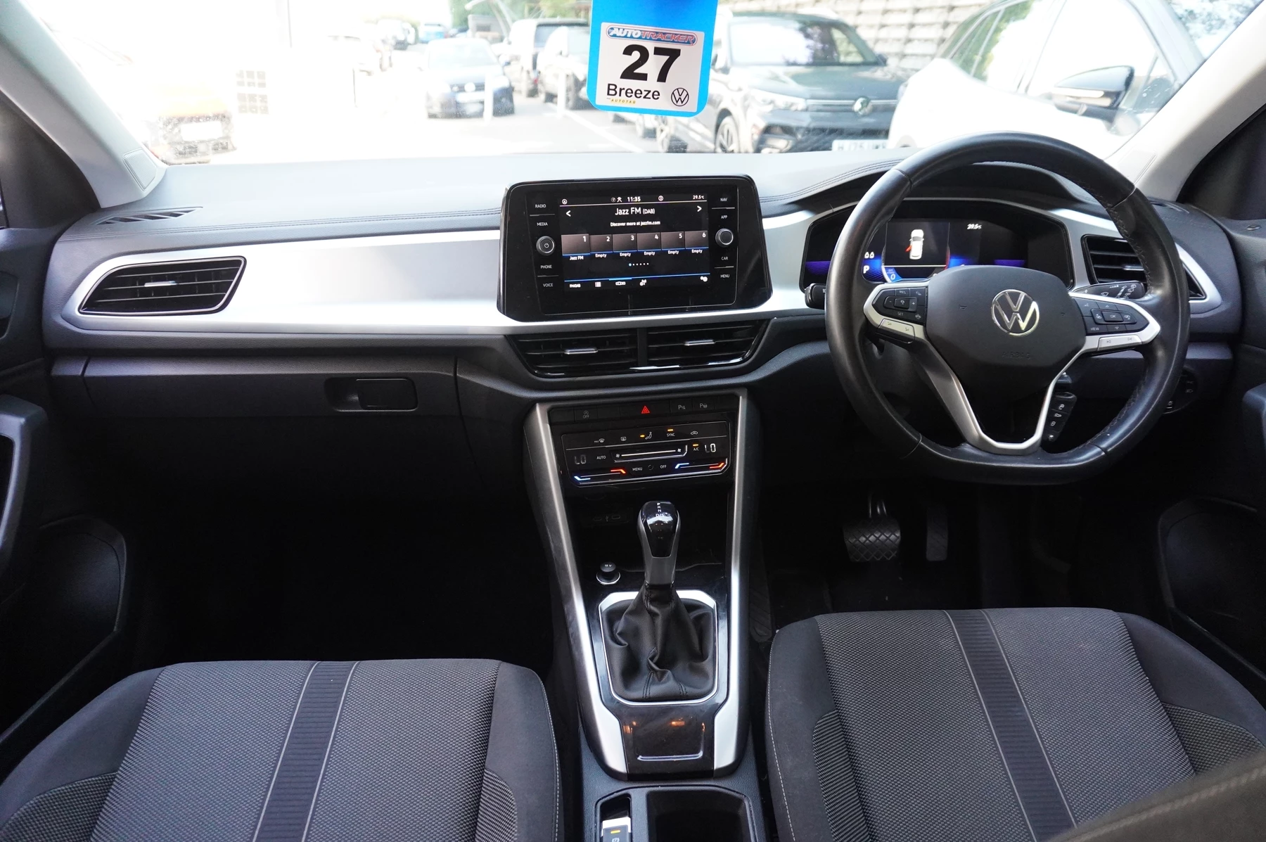 Volkswagen-T-Roc-image-7