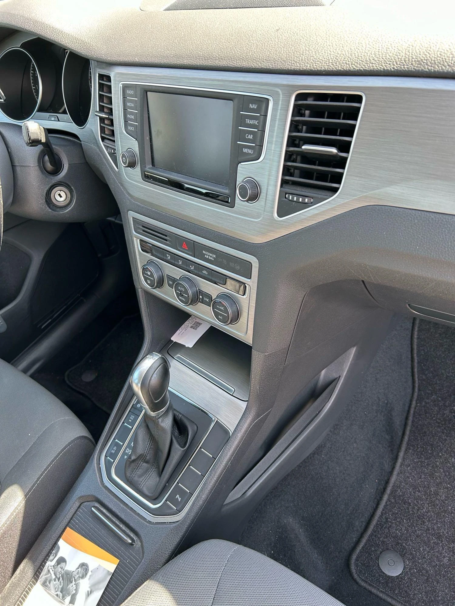 Volkswagen-Golf Sportsvan-image-8