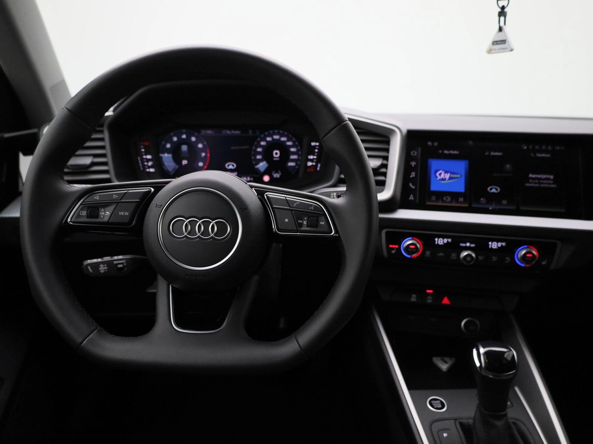 Audi-A1 Sportback-image-6