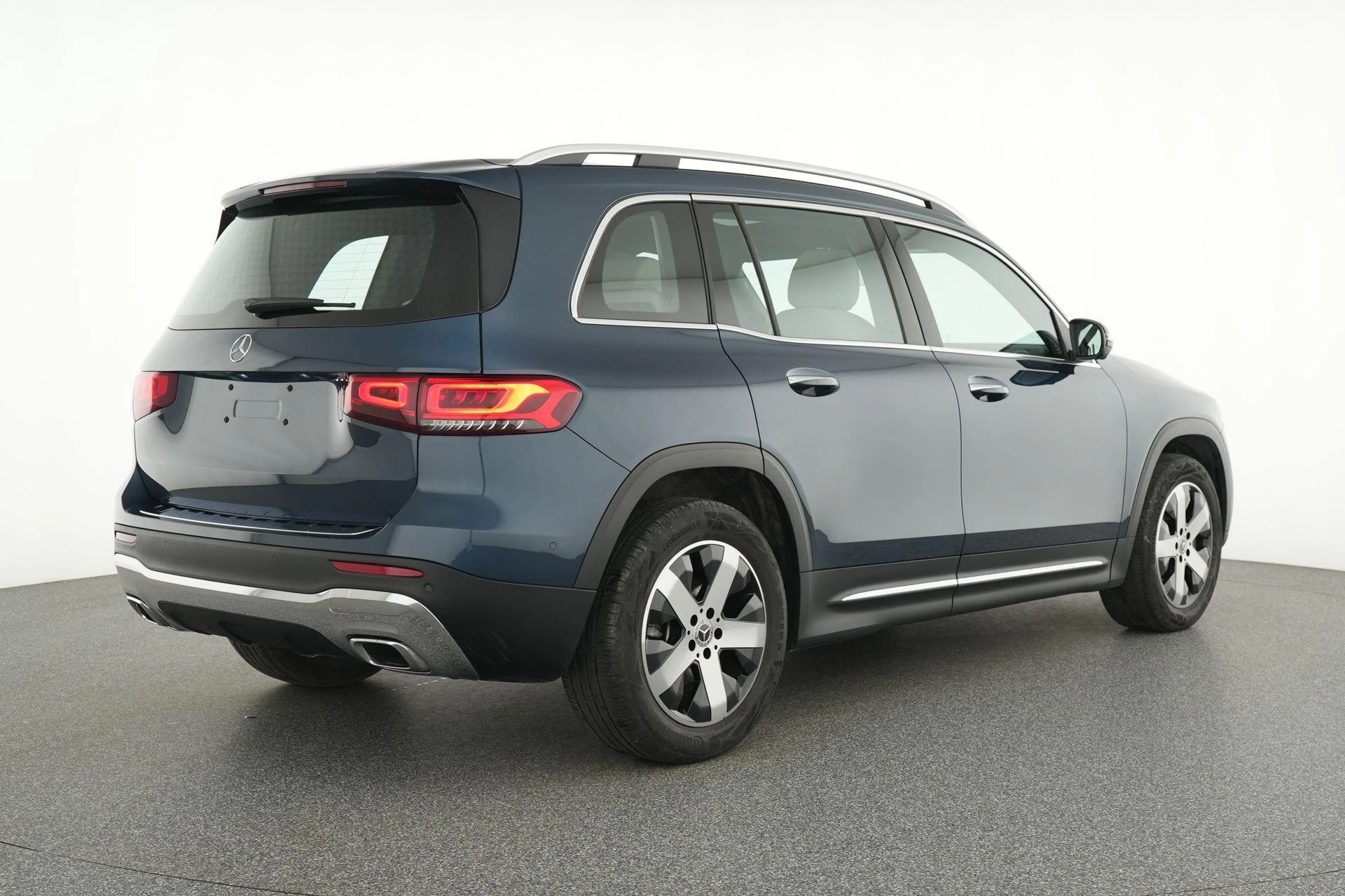 Mercedes-Benz-GLB-image-3