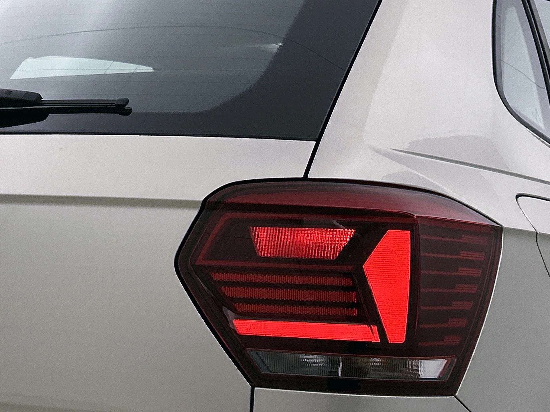 Volkswagen-Polo-image-13