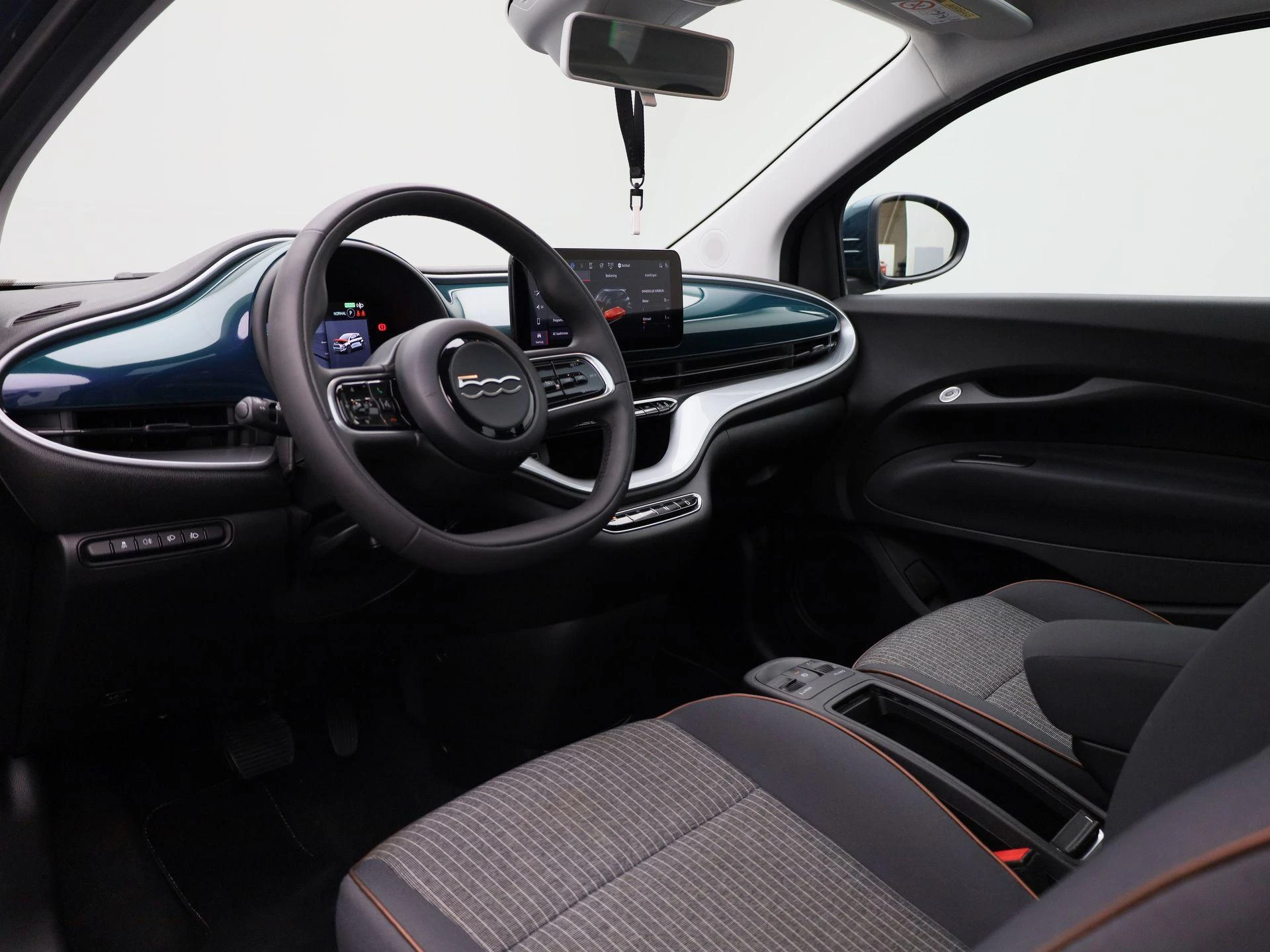 Fiat-500e-image-27