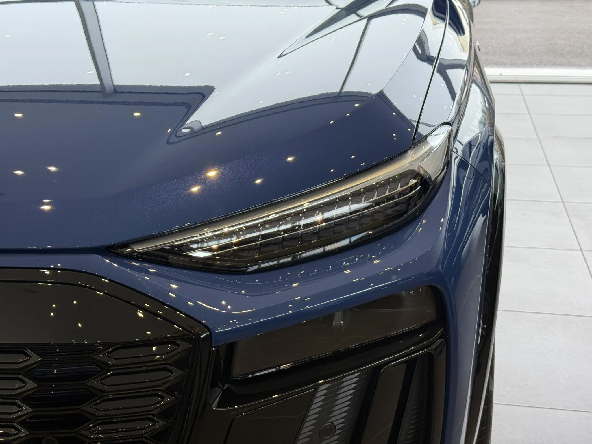 Audi-Q6 e-tron-image-2