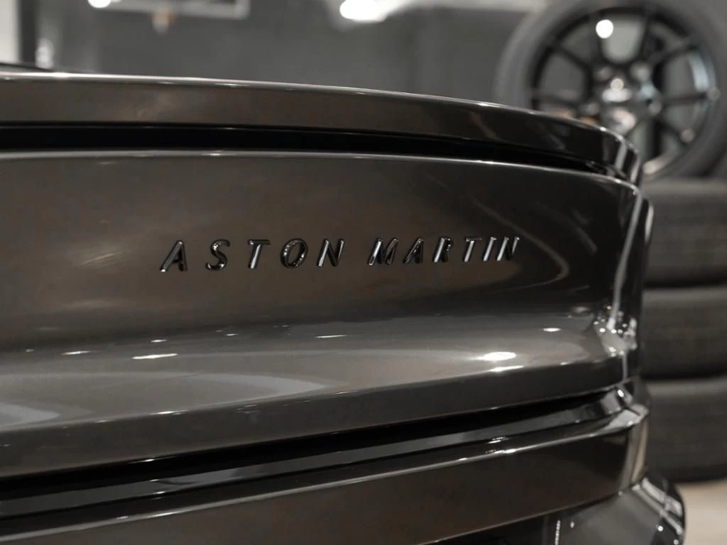 Aston Martin-Vanquish-image-19