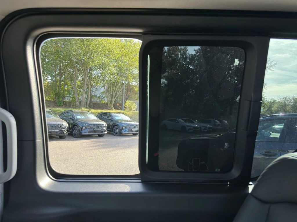 Hyundai-Staria-image-25