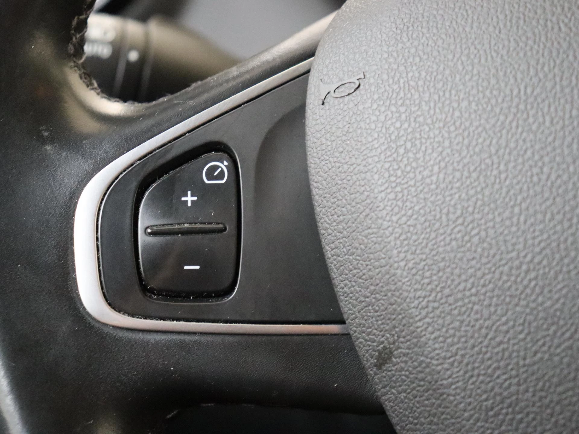 Renault-Captur-image-12