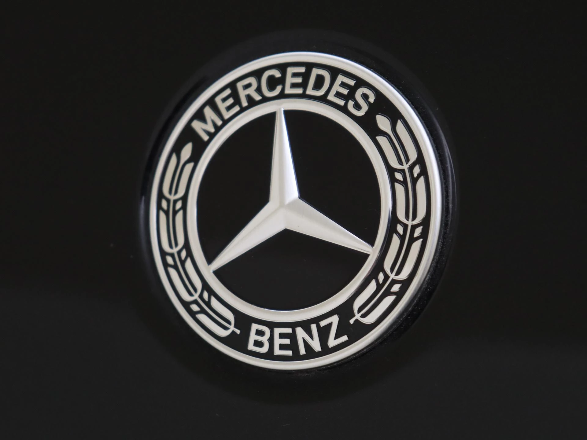 Mercedes-Benz-GLA-image-26