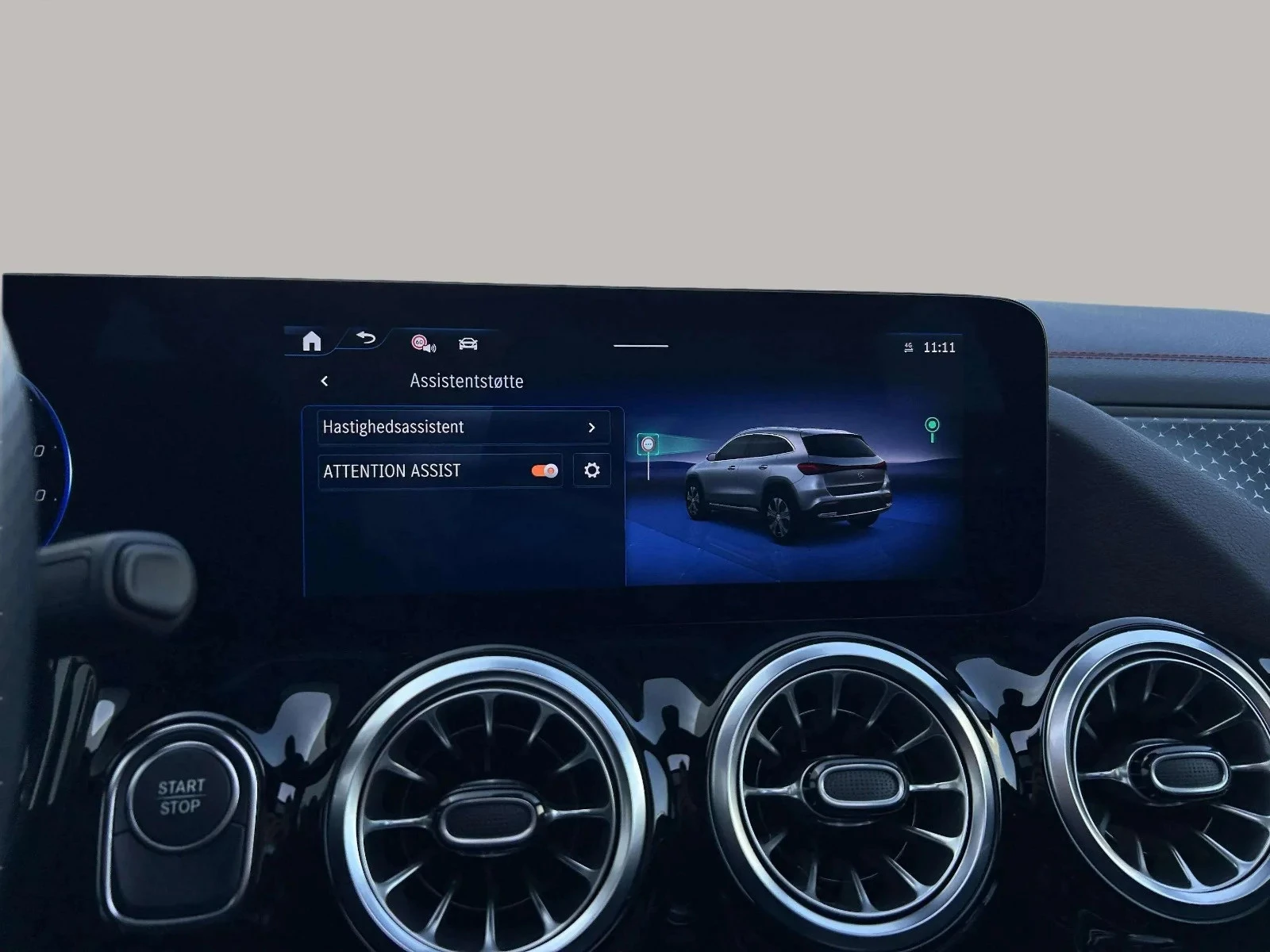 Mercedes-Benz-EQA-image-17