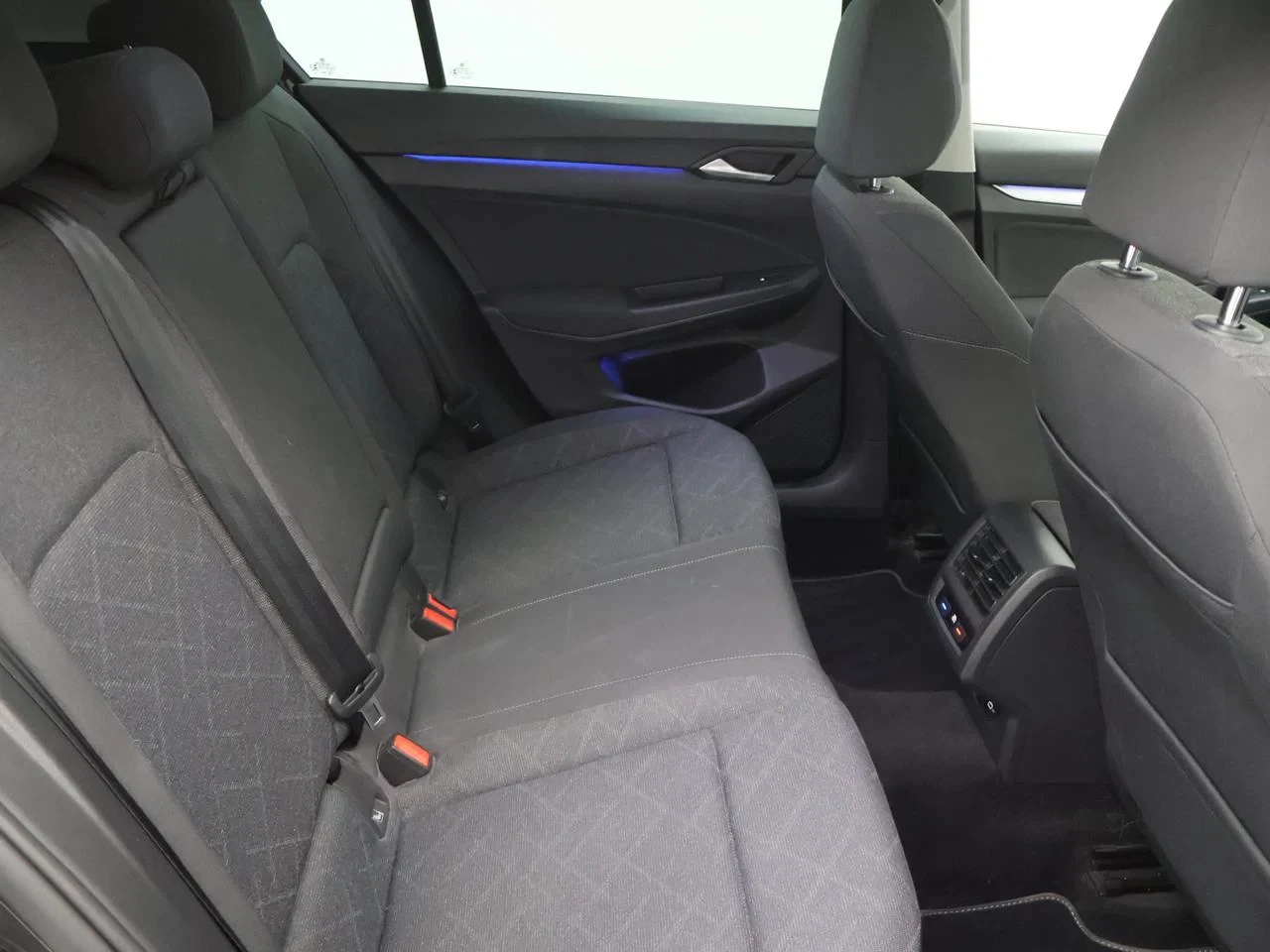 Volkswagen Golf VIII New Golf Life 1.0 eTSI 110PK *AUTOMAAT*NAVI*BLTH*CRUISE*PDC*CAMERA*APP CONNECT*DIGITAL DASHBOARD*...