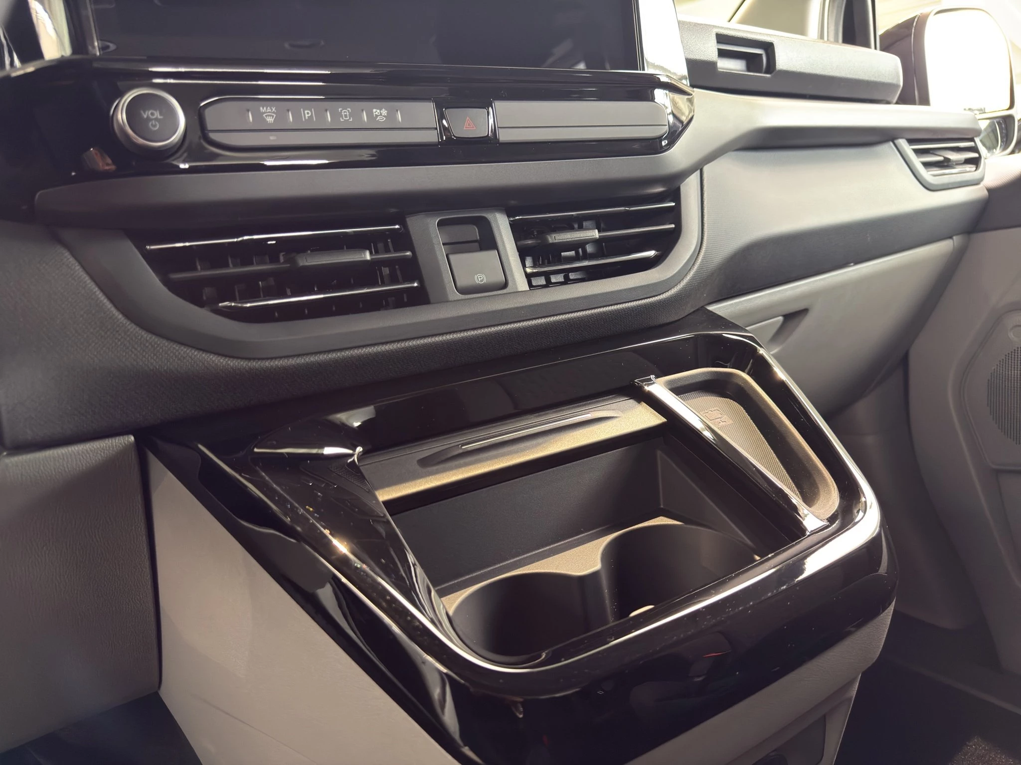 Ford-Tourneo Custom-image-21