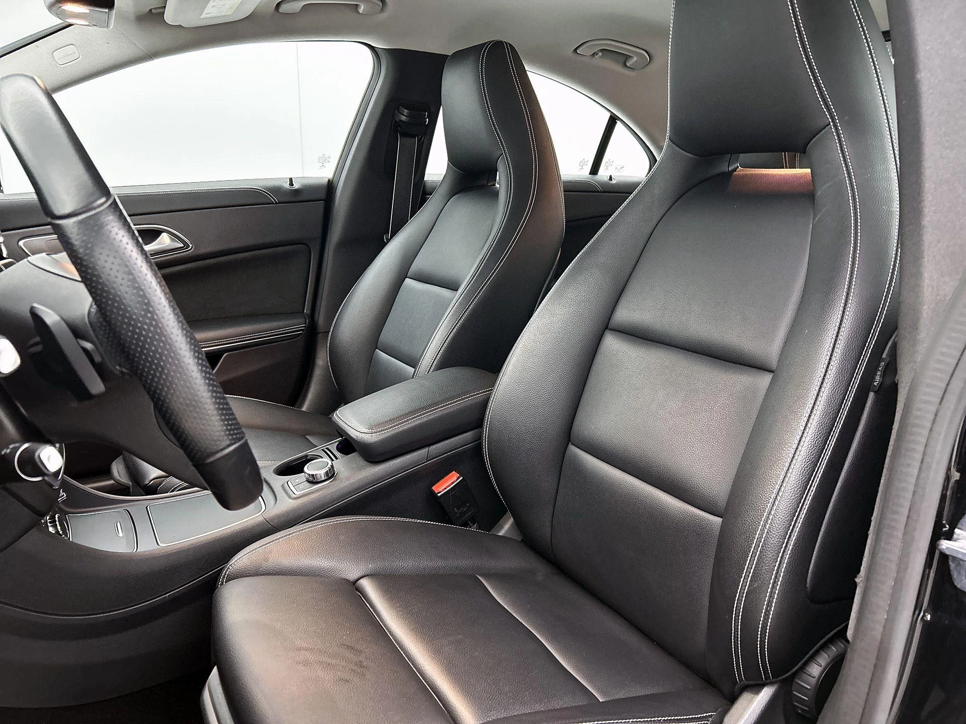 Mercedes-Benz CLA 180 Business Solution AMG Upgrade Edition