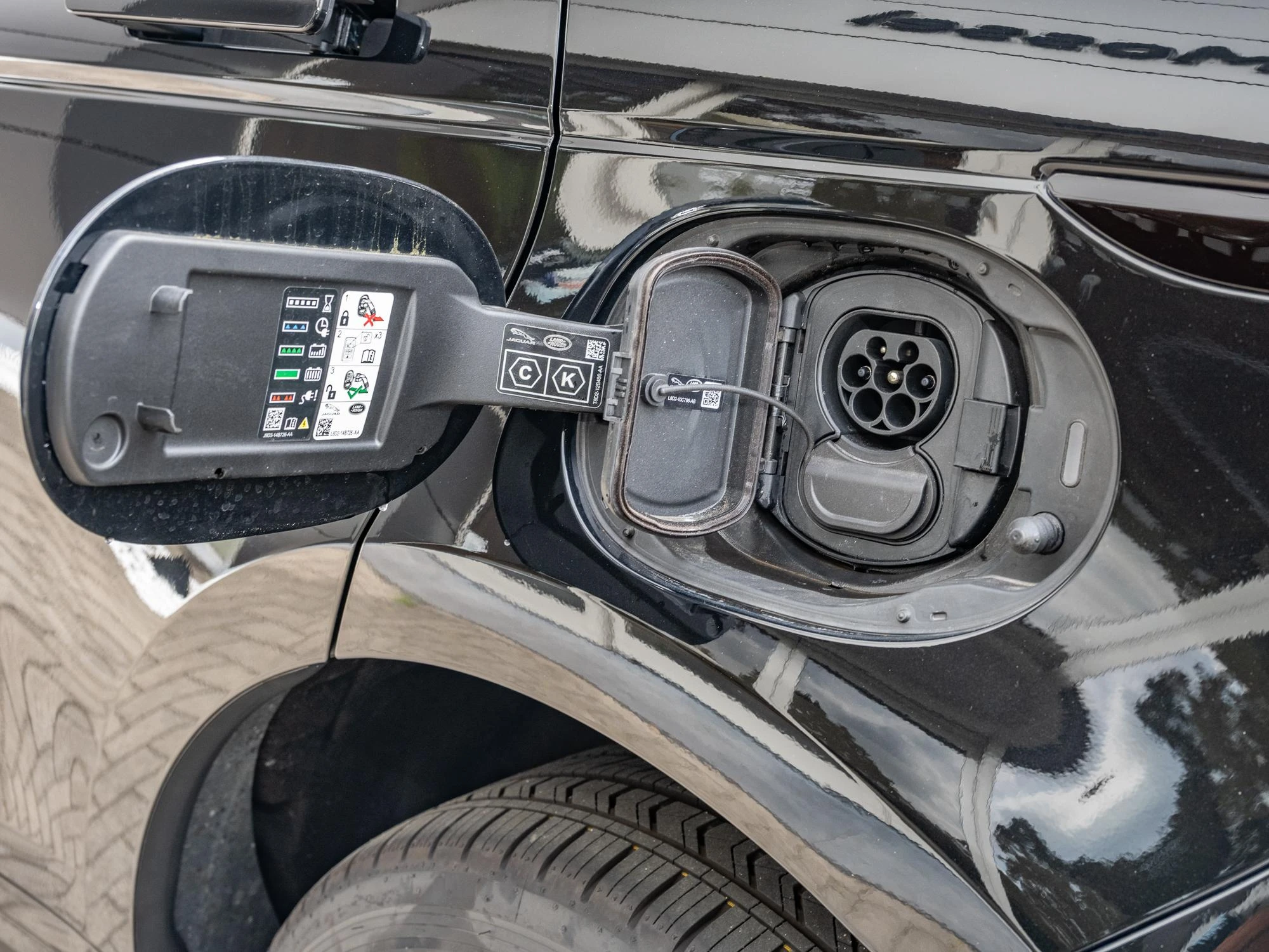 Land Rover Range Rover Evoque P270e Dynamic SE
