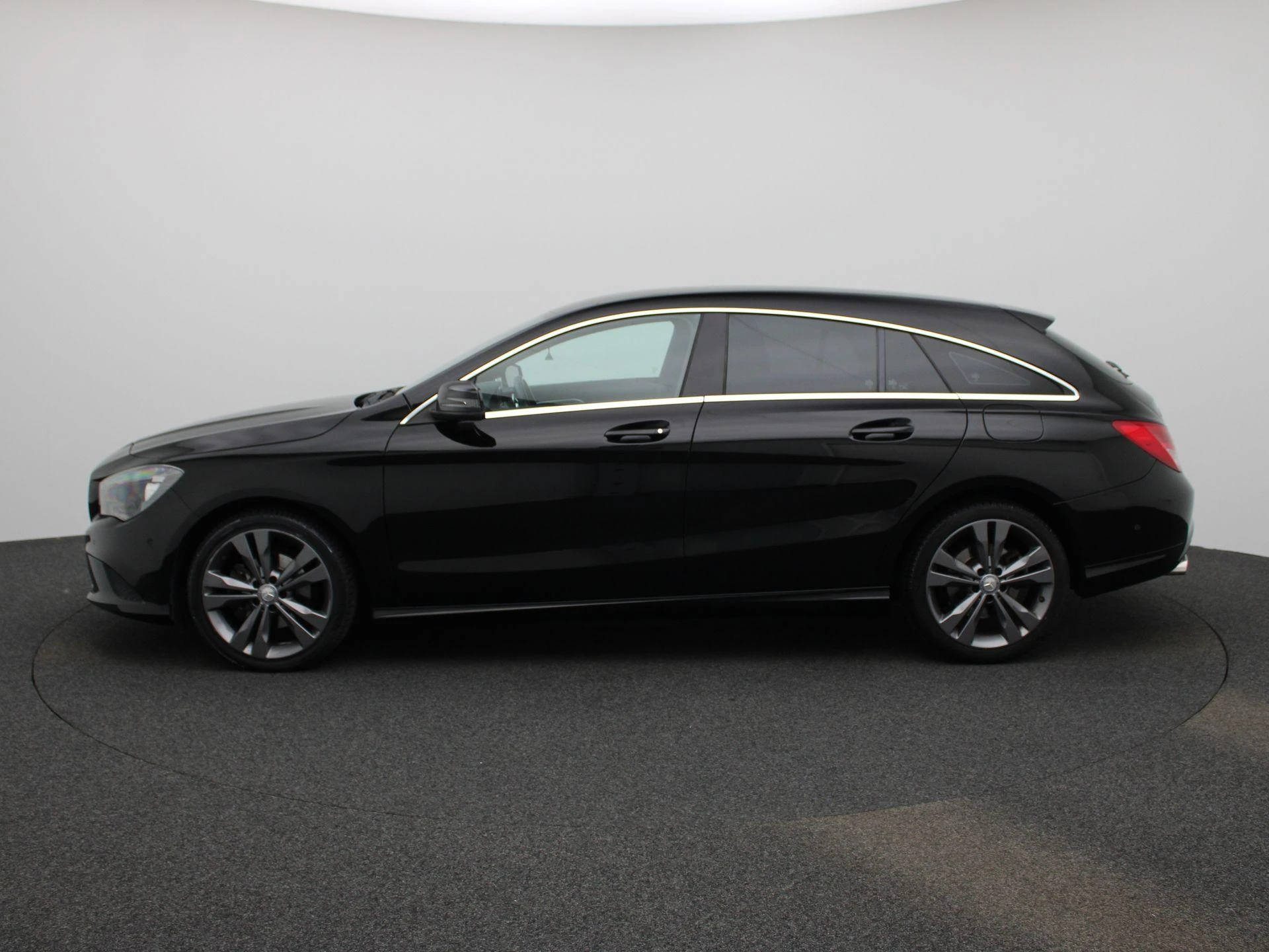 Mercedes-Benz CLA Shooting Brake 180 Ambition