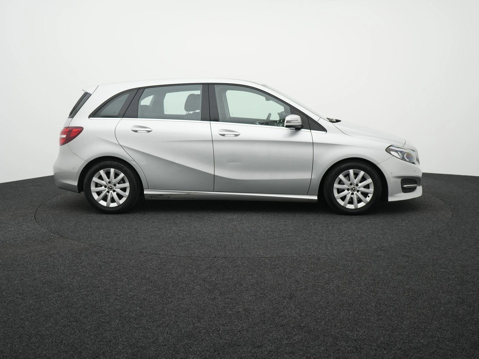 Mercedes-Benz-B-Klasse-image-5