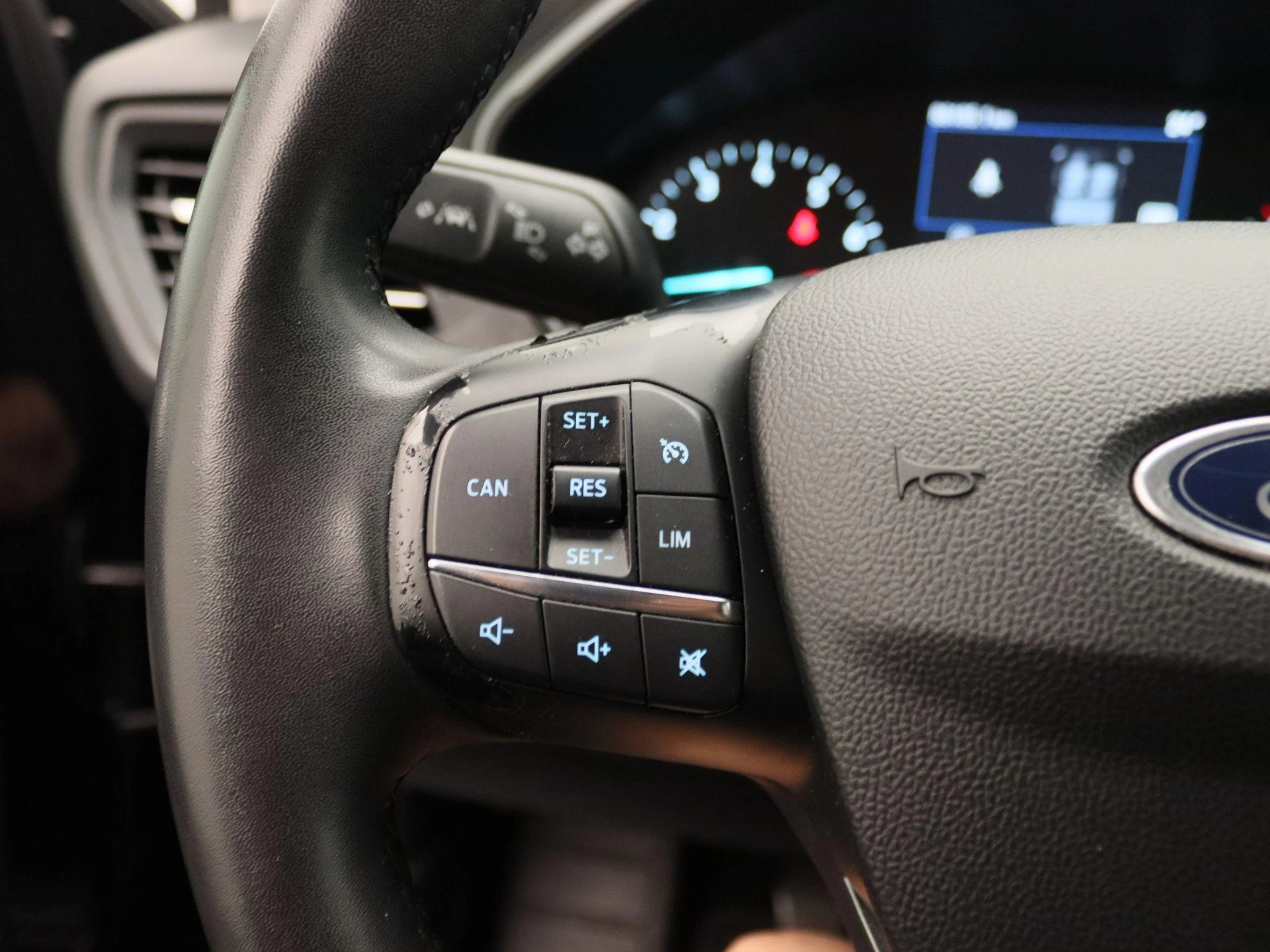 Ford Focus Wagon 1.0 EcoBoost Hybrid Titanium Style