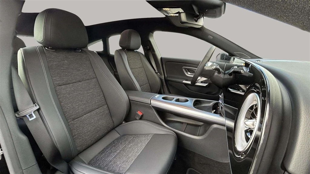Mercedes-Benz-CLA-image-19