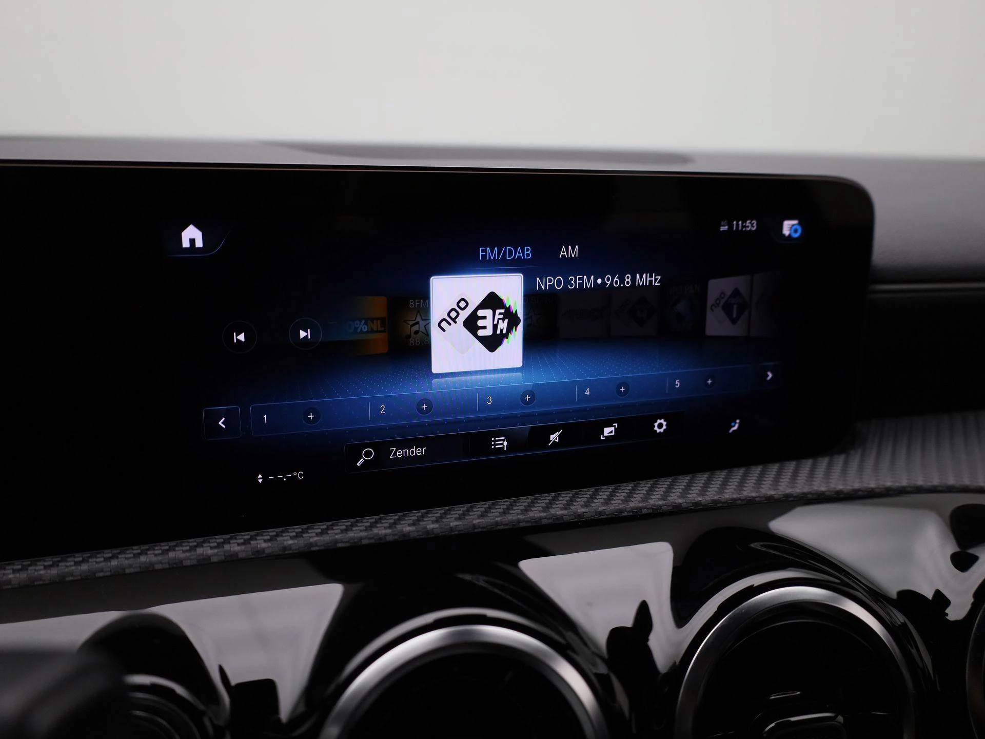 Mercedes-Benz-A-Klasse-image-25
