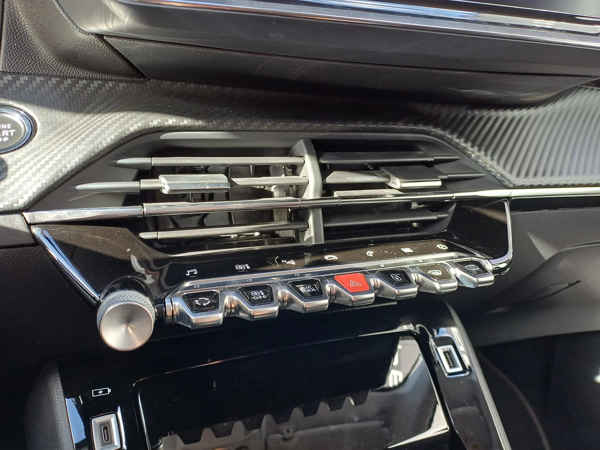 Peugeot-208-image-11