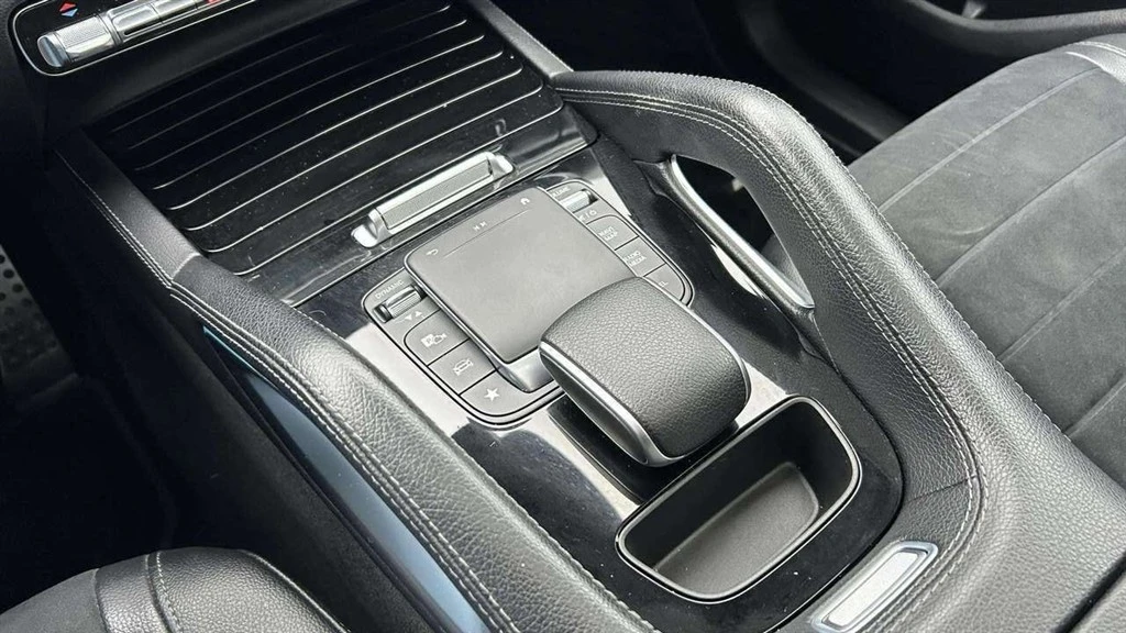 Mercedes-Benz-GLE-image-16