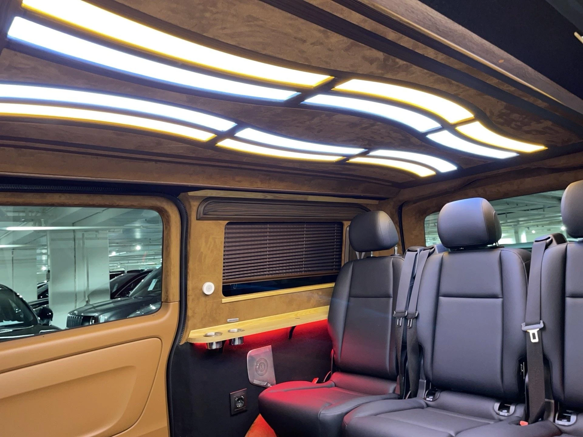 Mercedes-Benz-Vito-image-15