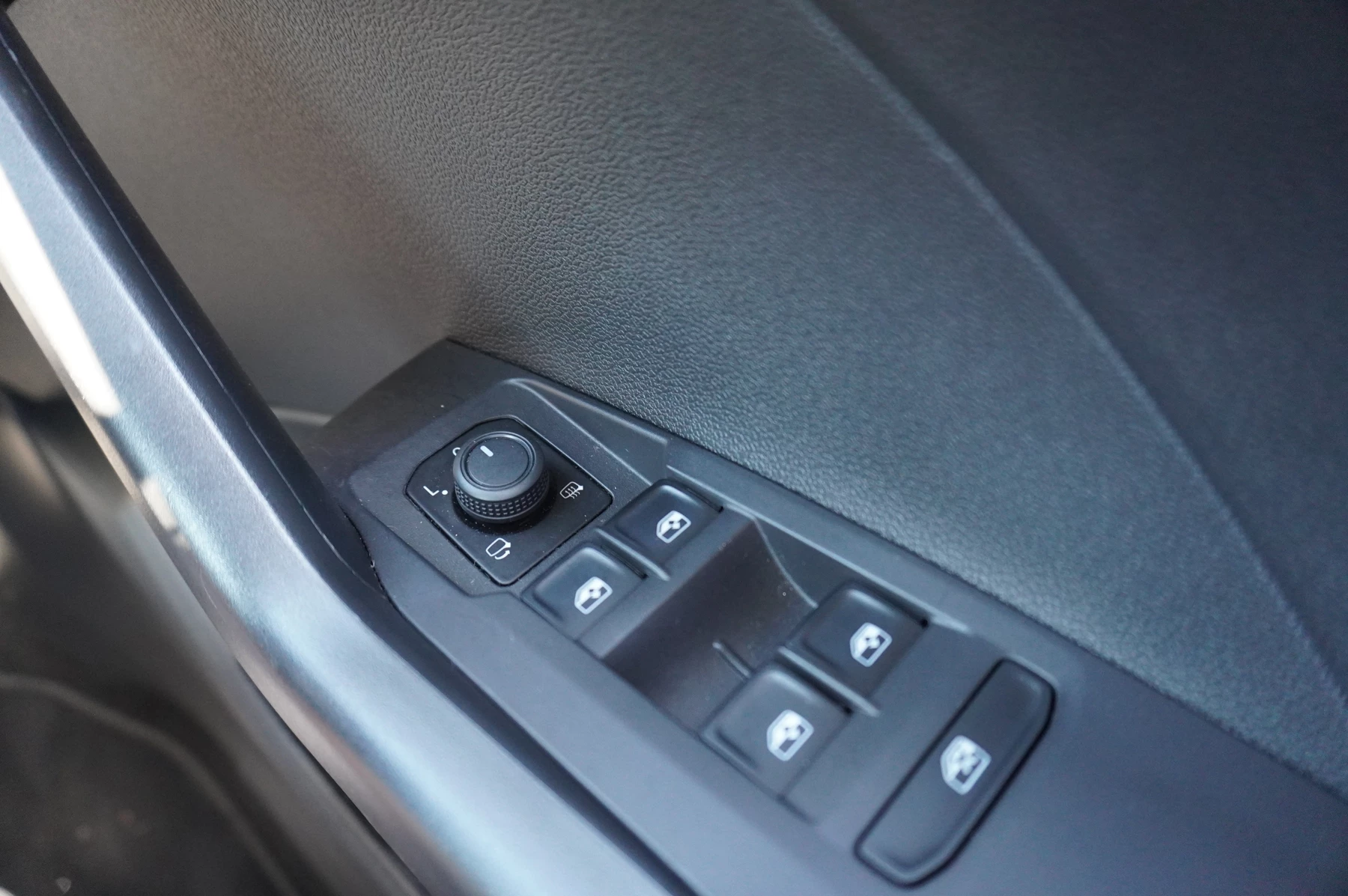 Volkswagen-T-Cross-image-40