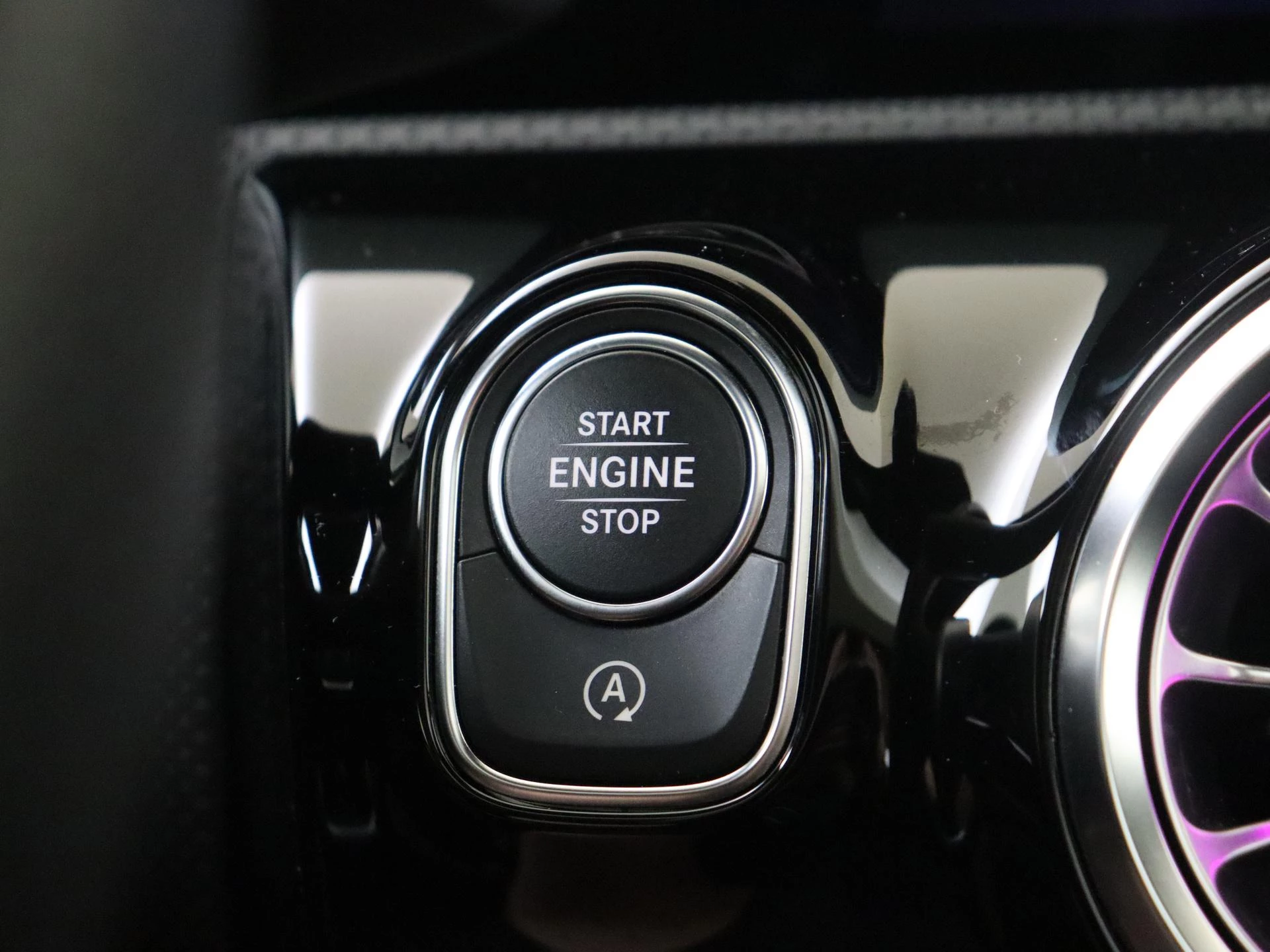 Mercedes-Benz-CLA-image-21