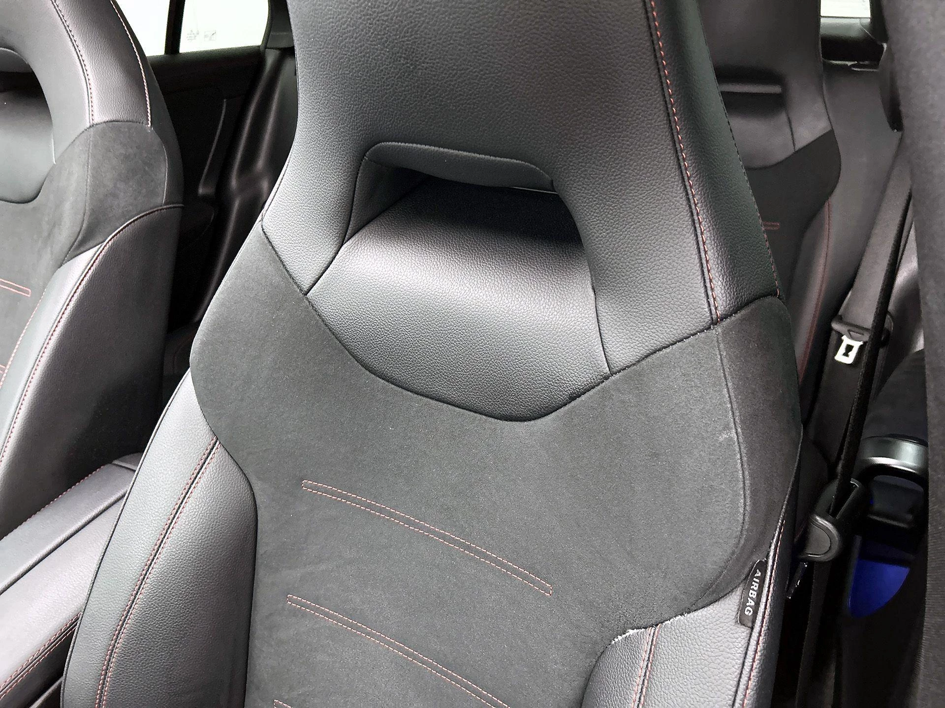 Mercedes-Benz-CLA-image-20