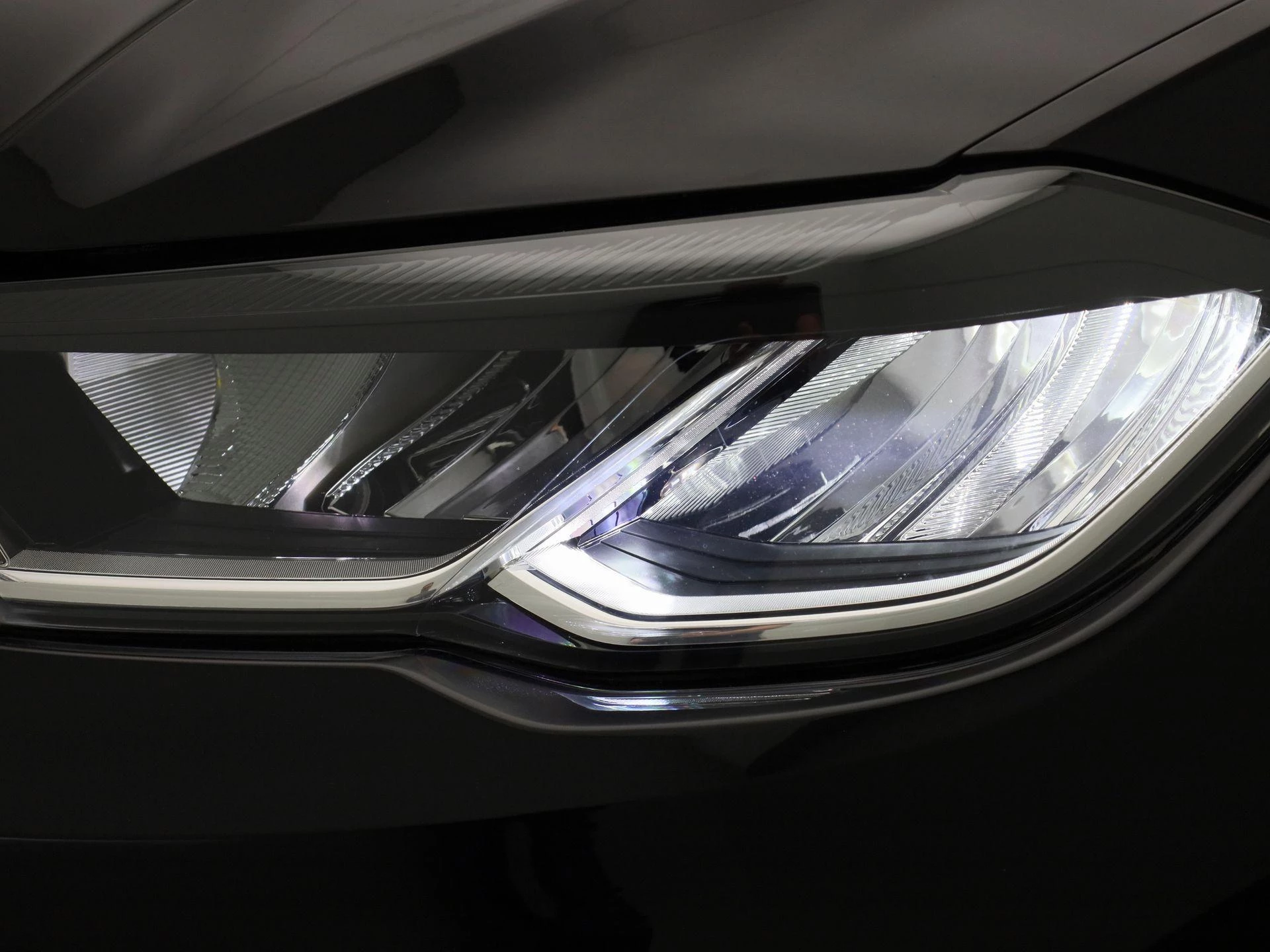 Volkswagen-Polo-image-12