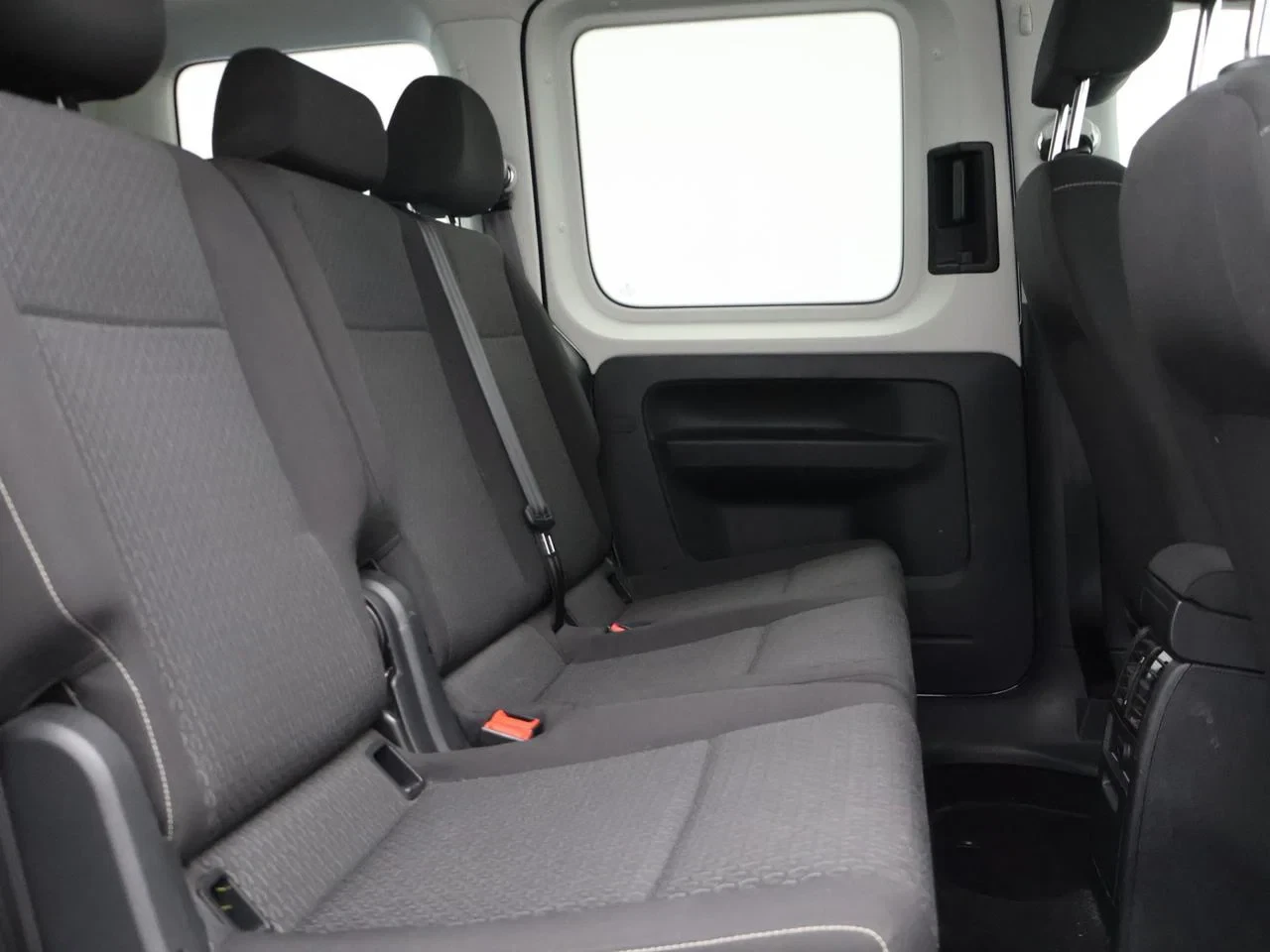 Volkswagen-Caddy-image-13