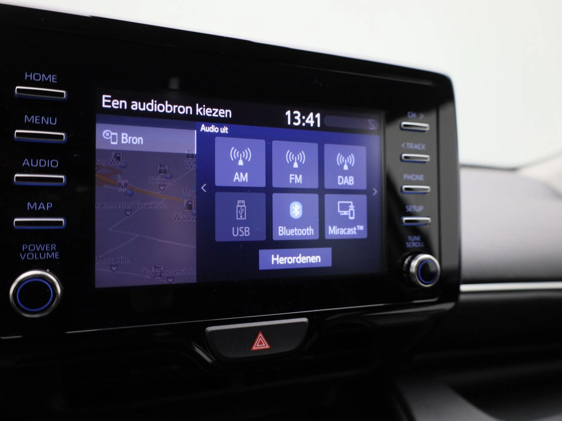Toyota-Yaris-image-17