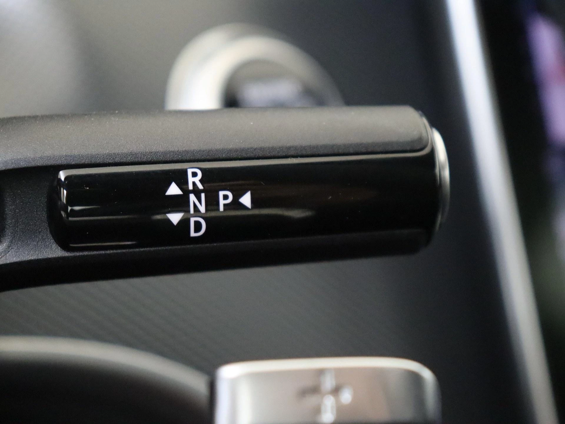Mercedes-Benz-C-Klasse-image-14