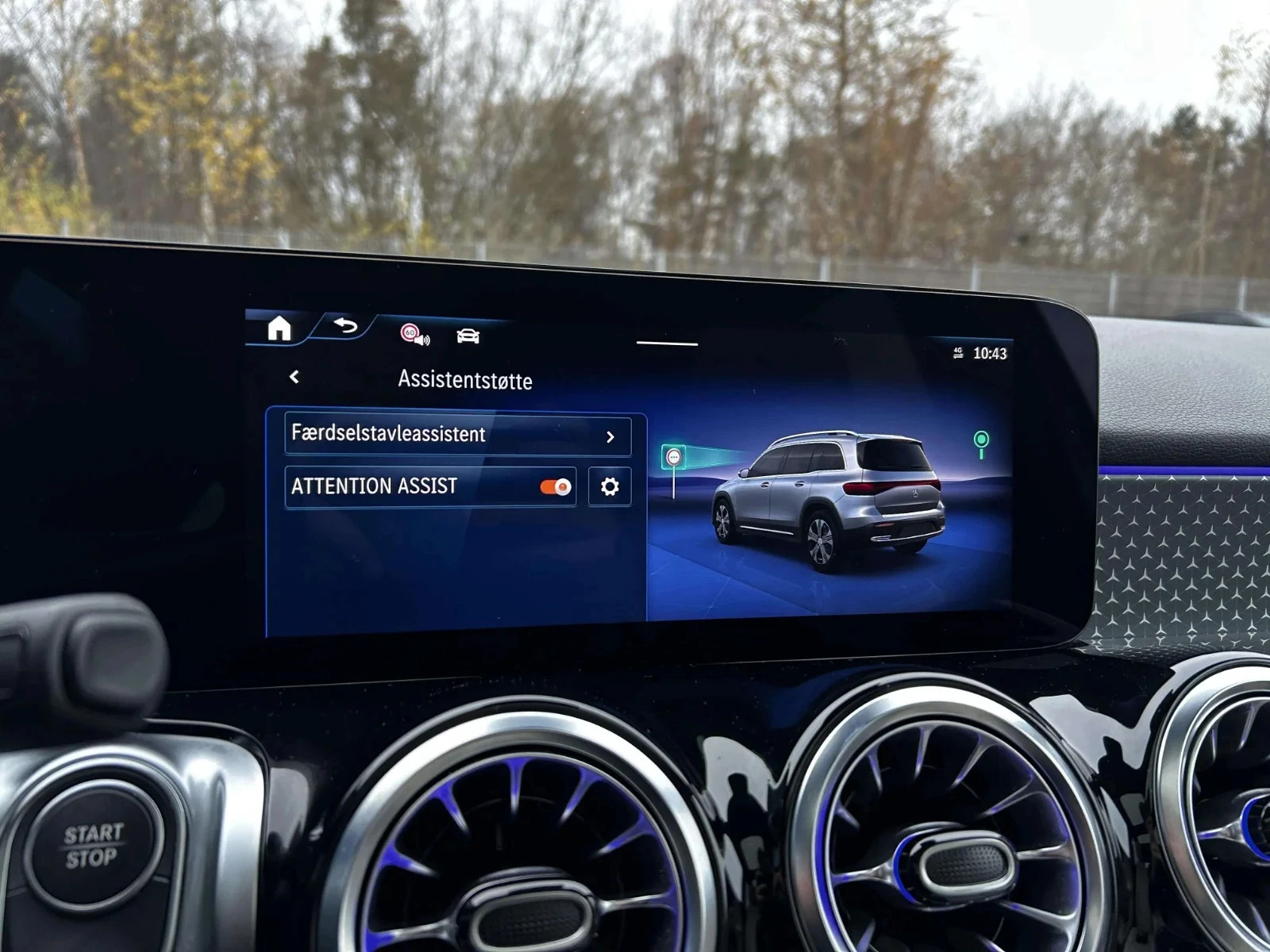 Mercedes-Benz-EQB-image-19