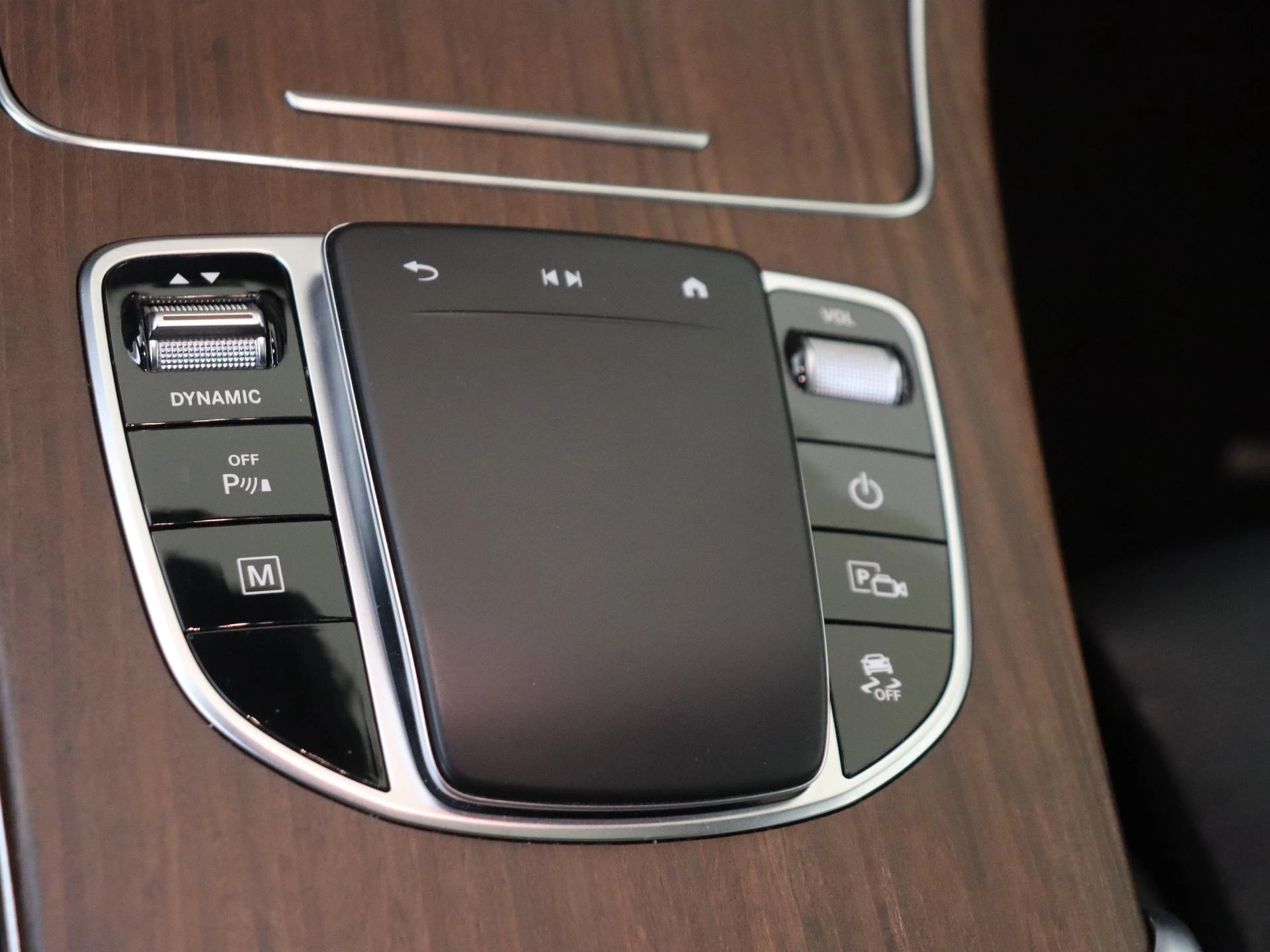 Mercedes-Benz-GLC-image-20
