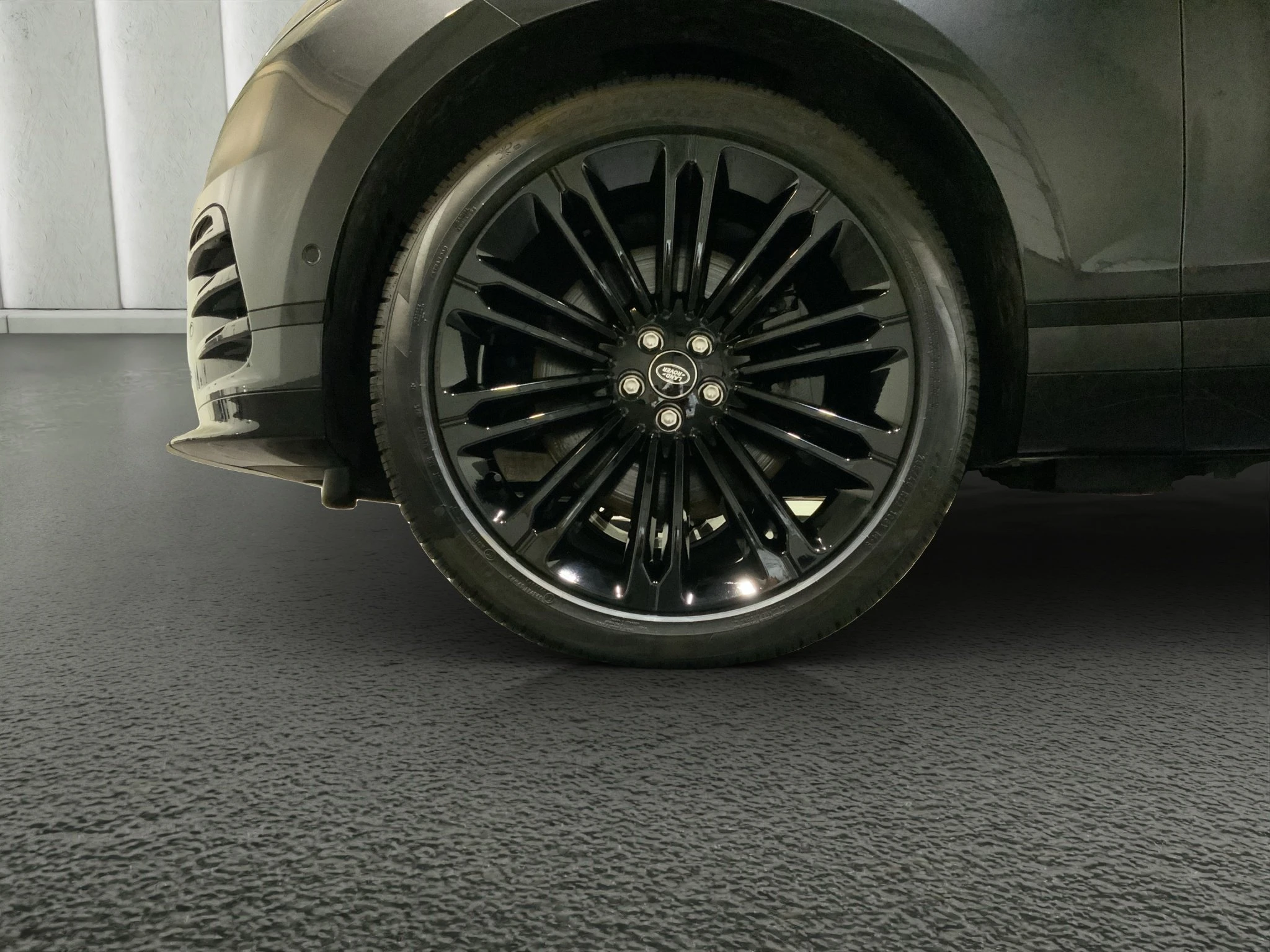 Land Rover-Range Rover Velar-image-5