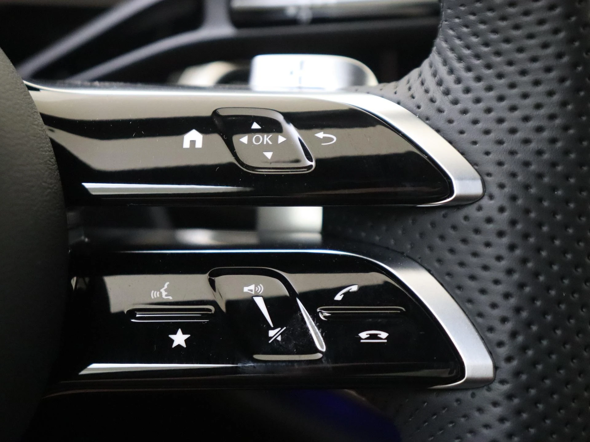 Mercedes-Benz-E-Klasse-image-13