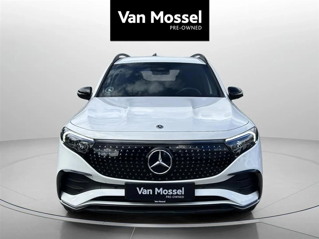 Mercedes-Benz-EQB-image-1