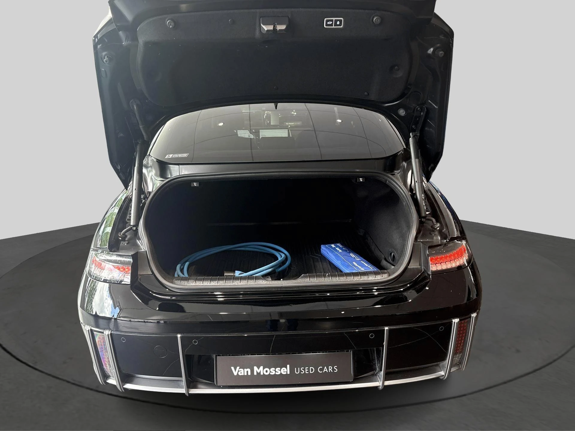 Hyundai-IONIQ 6-image-6
