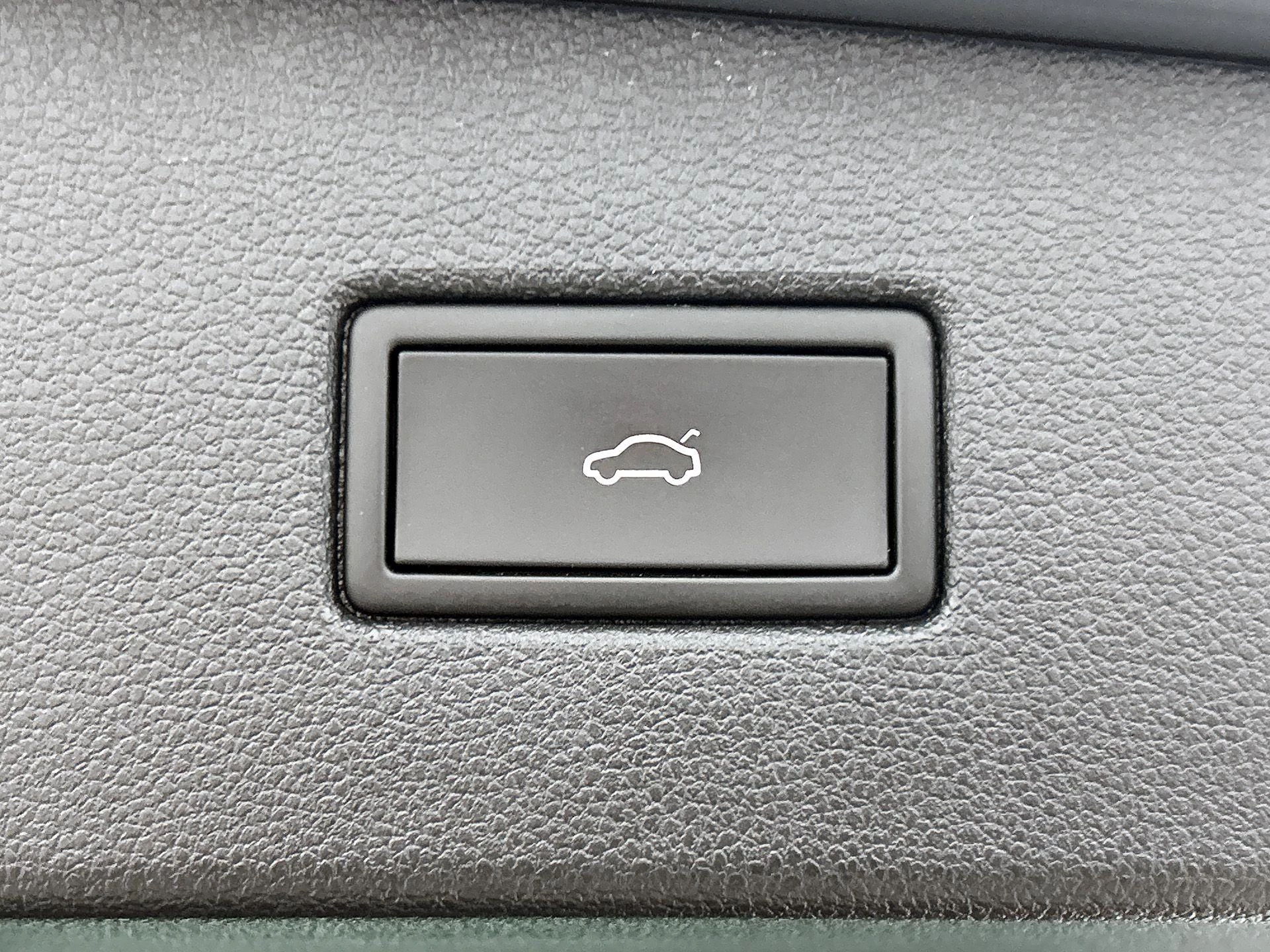 Volkswagen-Tiguan-image-24
